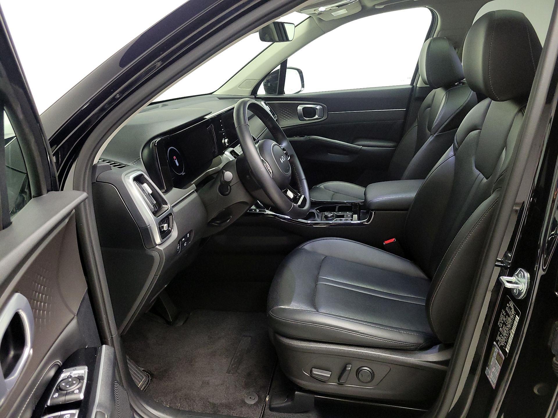 Thumbnail: 2023 Kia Sorento - 11