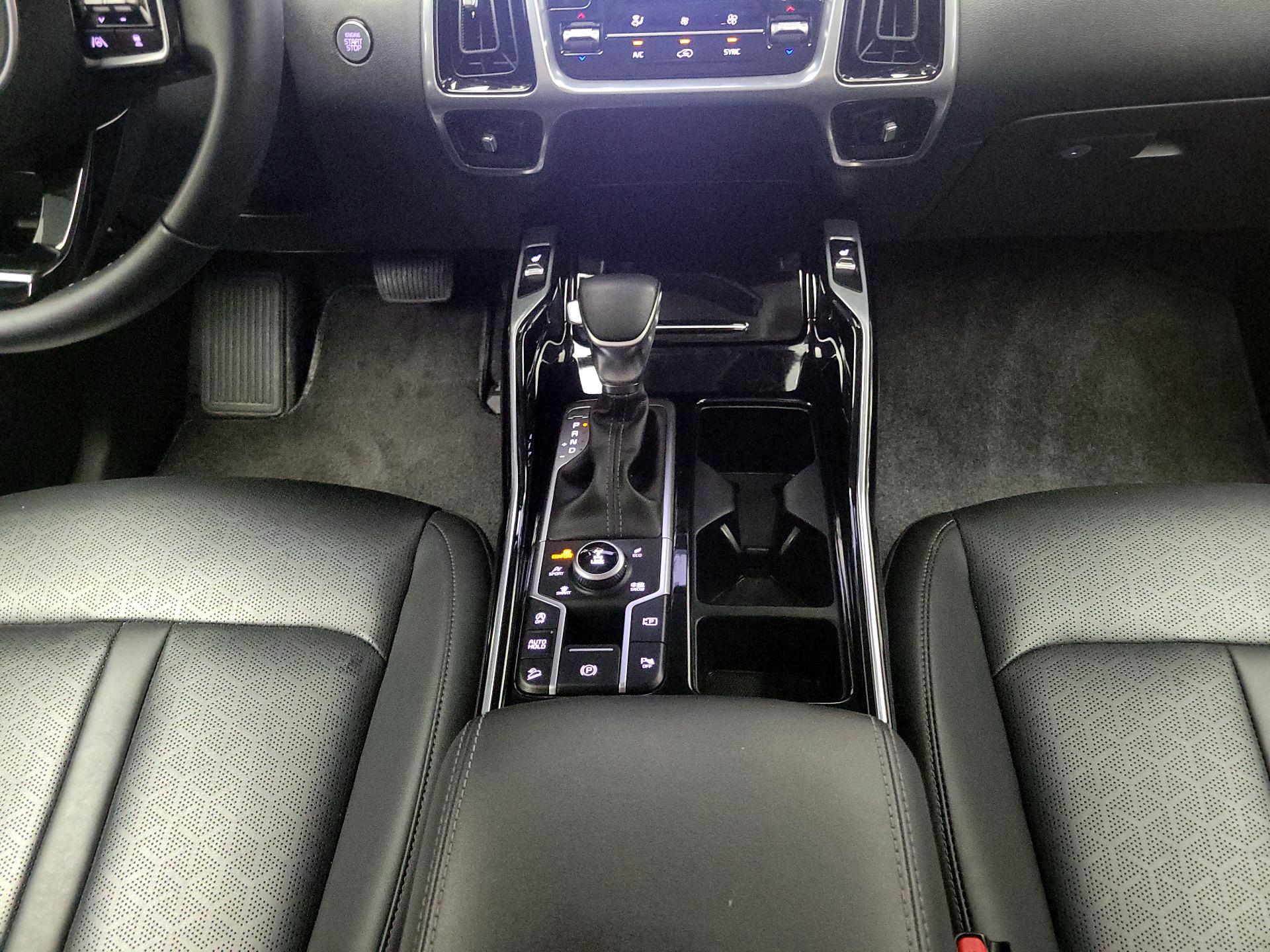 Thumbnail: 2023 Kia Sorento - 18