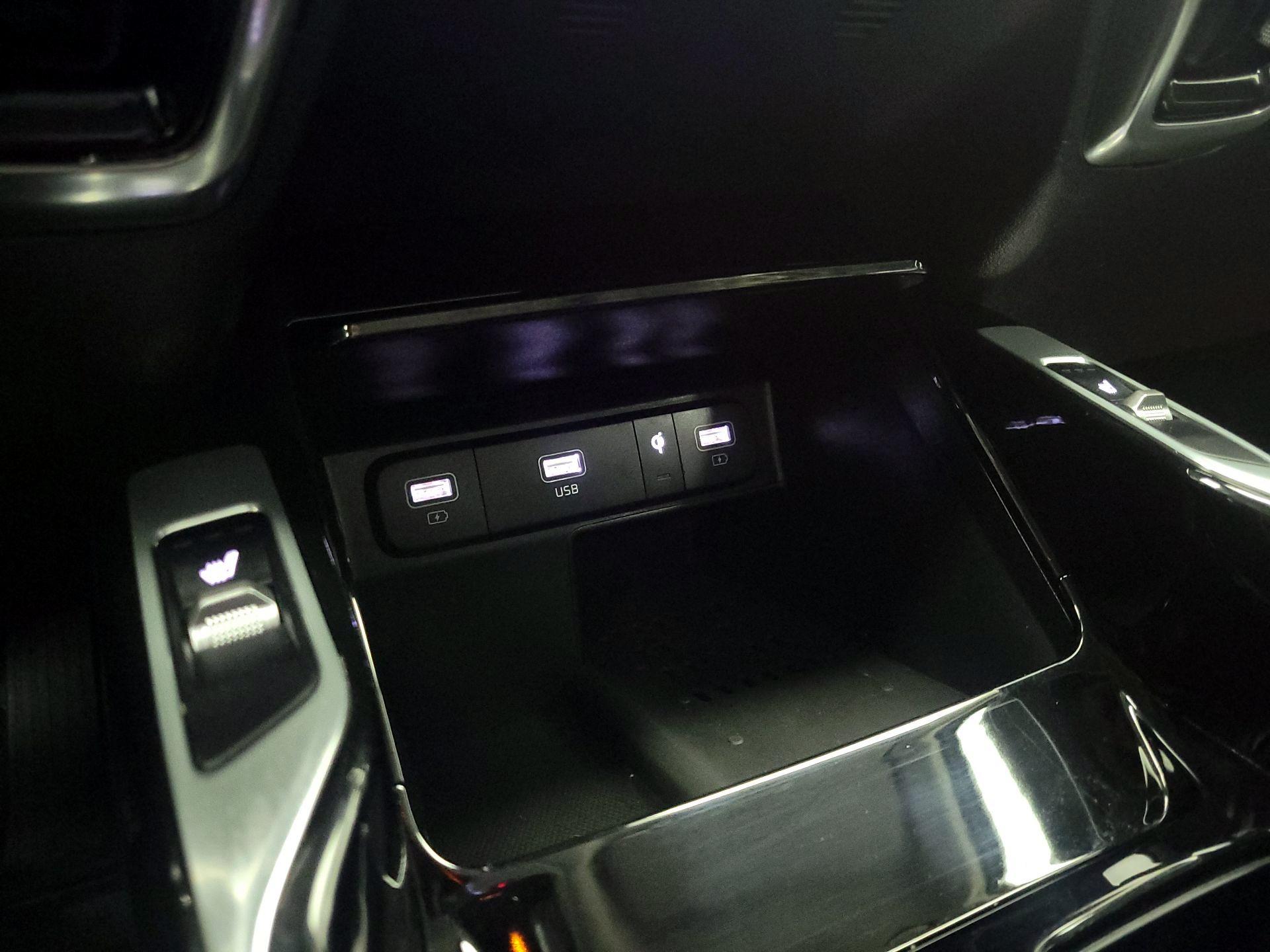 Thumbnail: 2023 Kia Sorento - 19