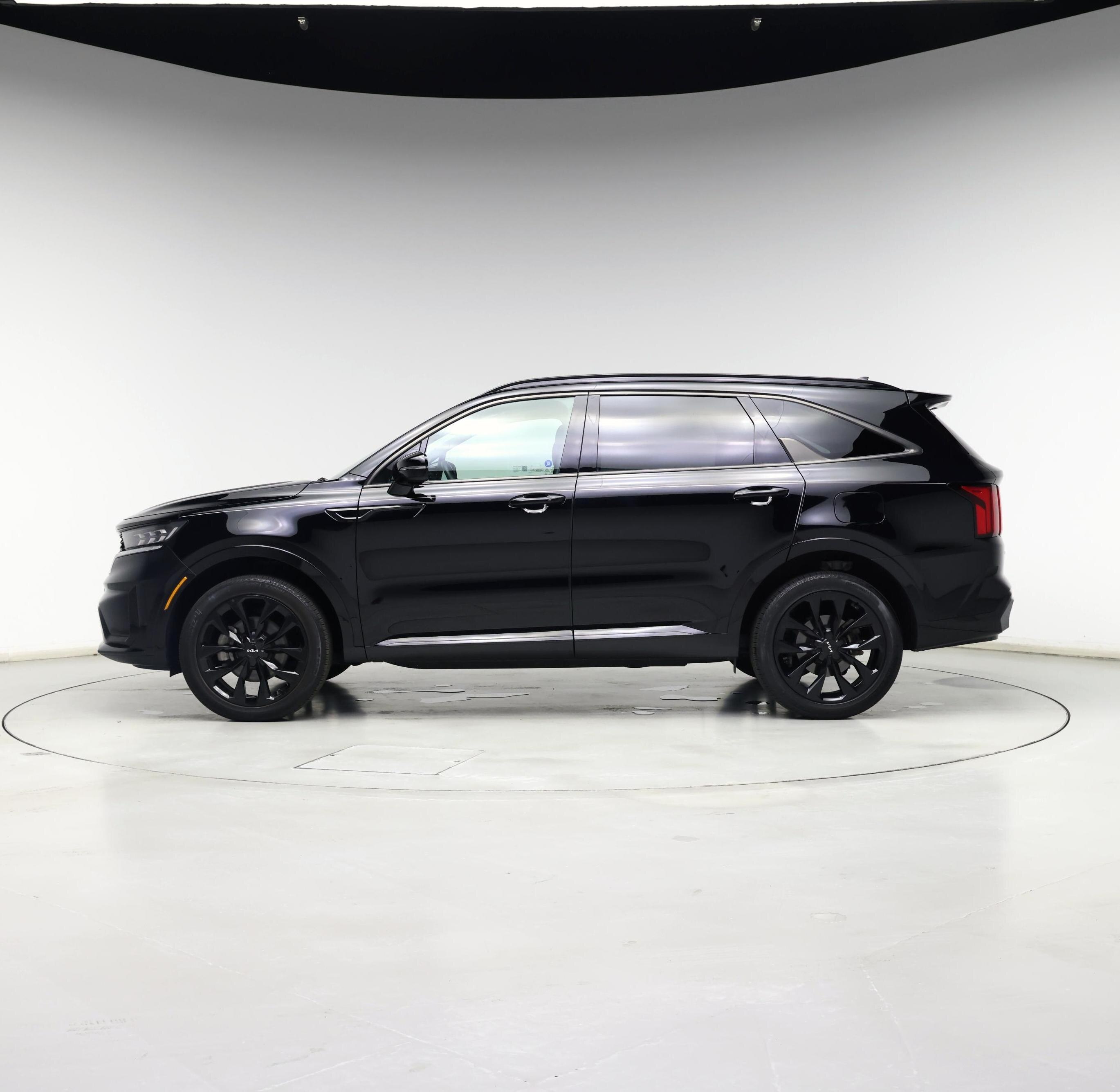 Thumbnail: 2023 Kia Sorento - 3