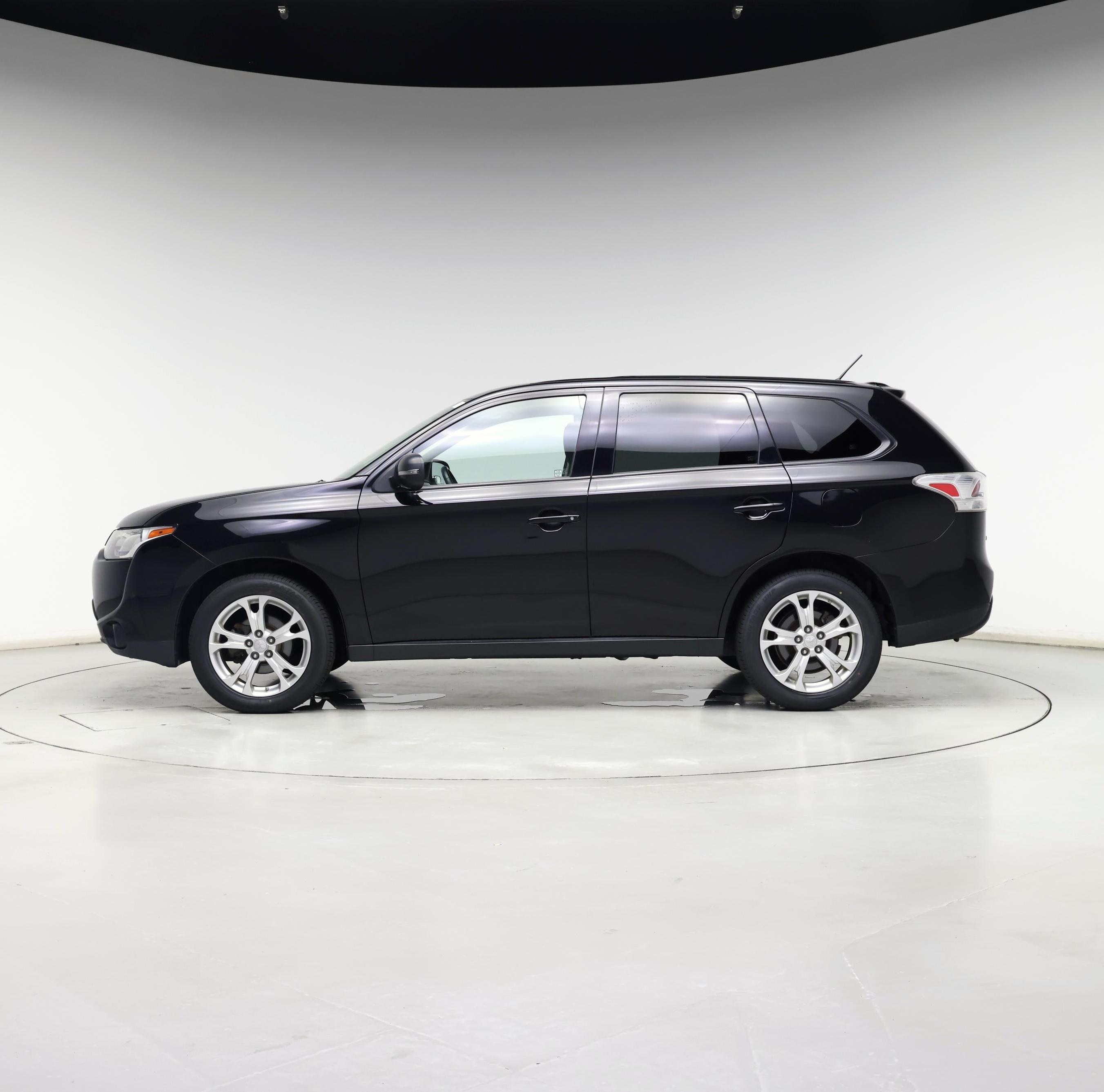 Thumbnail: 2014 Mitsubishi Outlander - 3