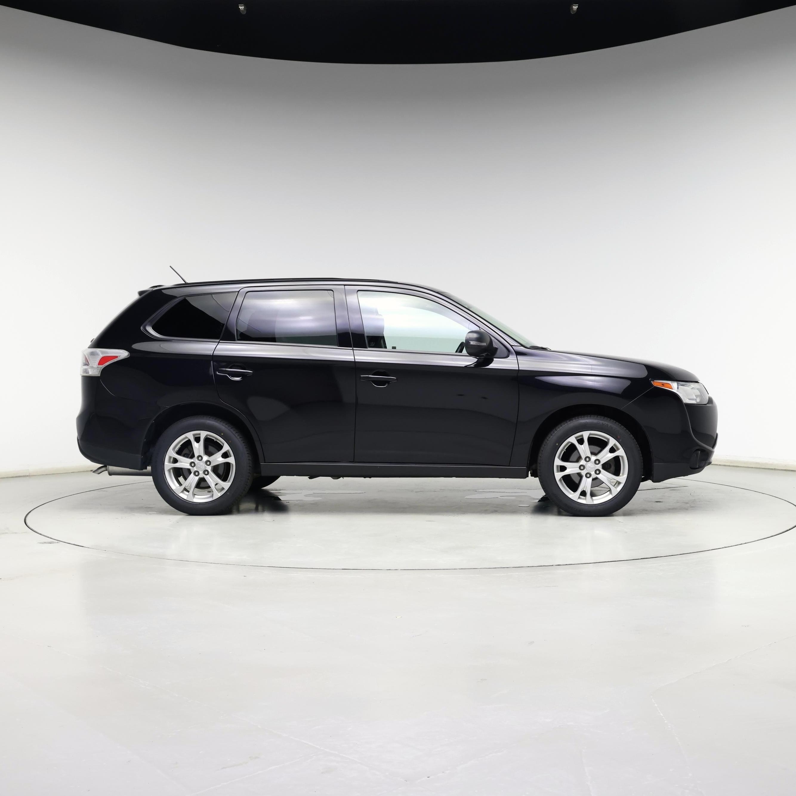 Thumbnail: 2014 Mitsubishi Outlander - 7