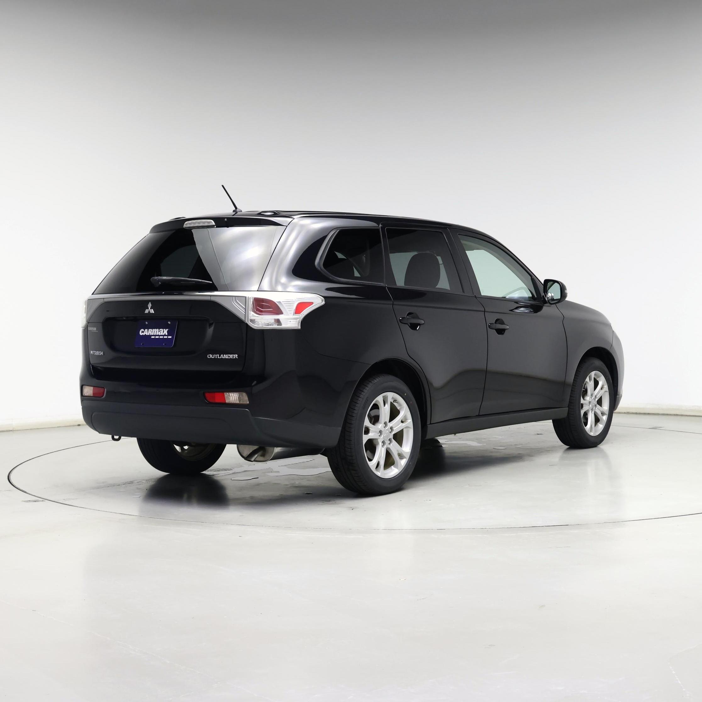 Thumbnail: 2014 Mitsubishi Outlander - 8