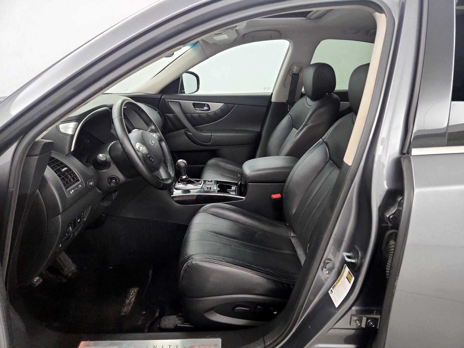 Thumbnail: 2016 INFINITI QX70 - 11