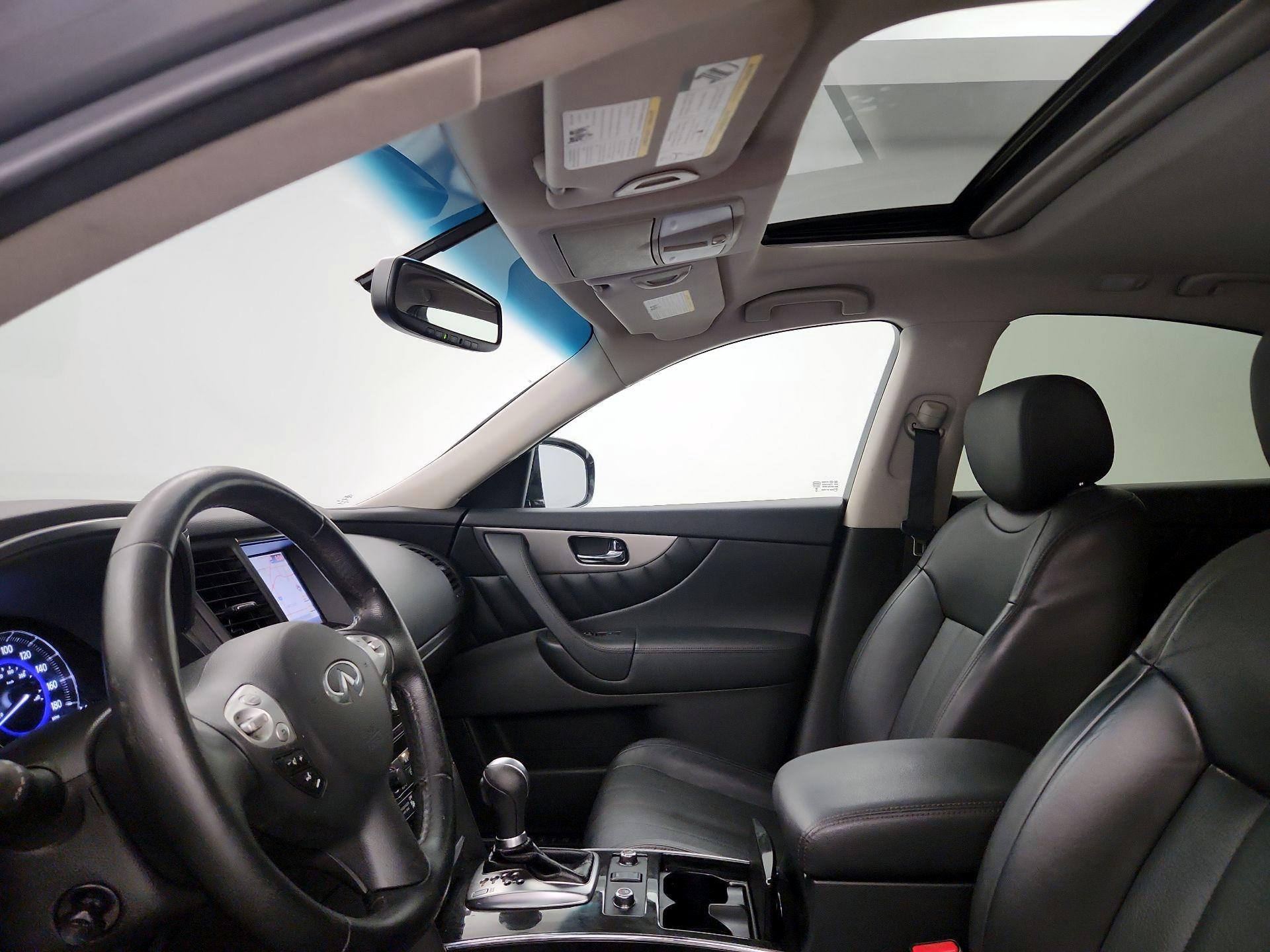 Thumbnail: 2016 INFINITI QX70 - 20