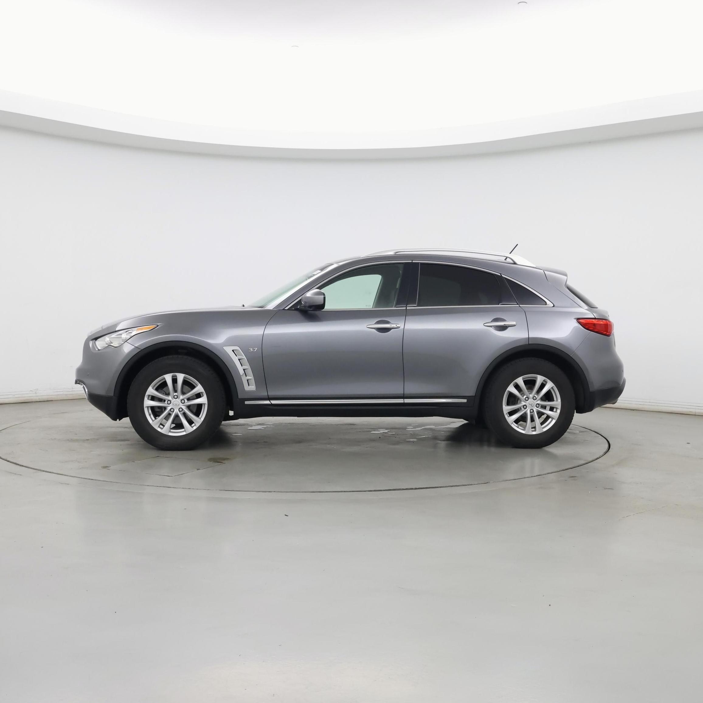 Thumbnail: 2016 INFINITI QX70 - 3