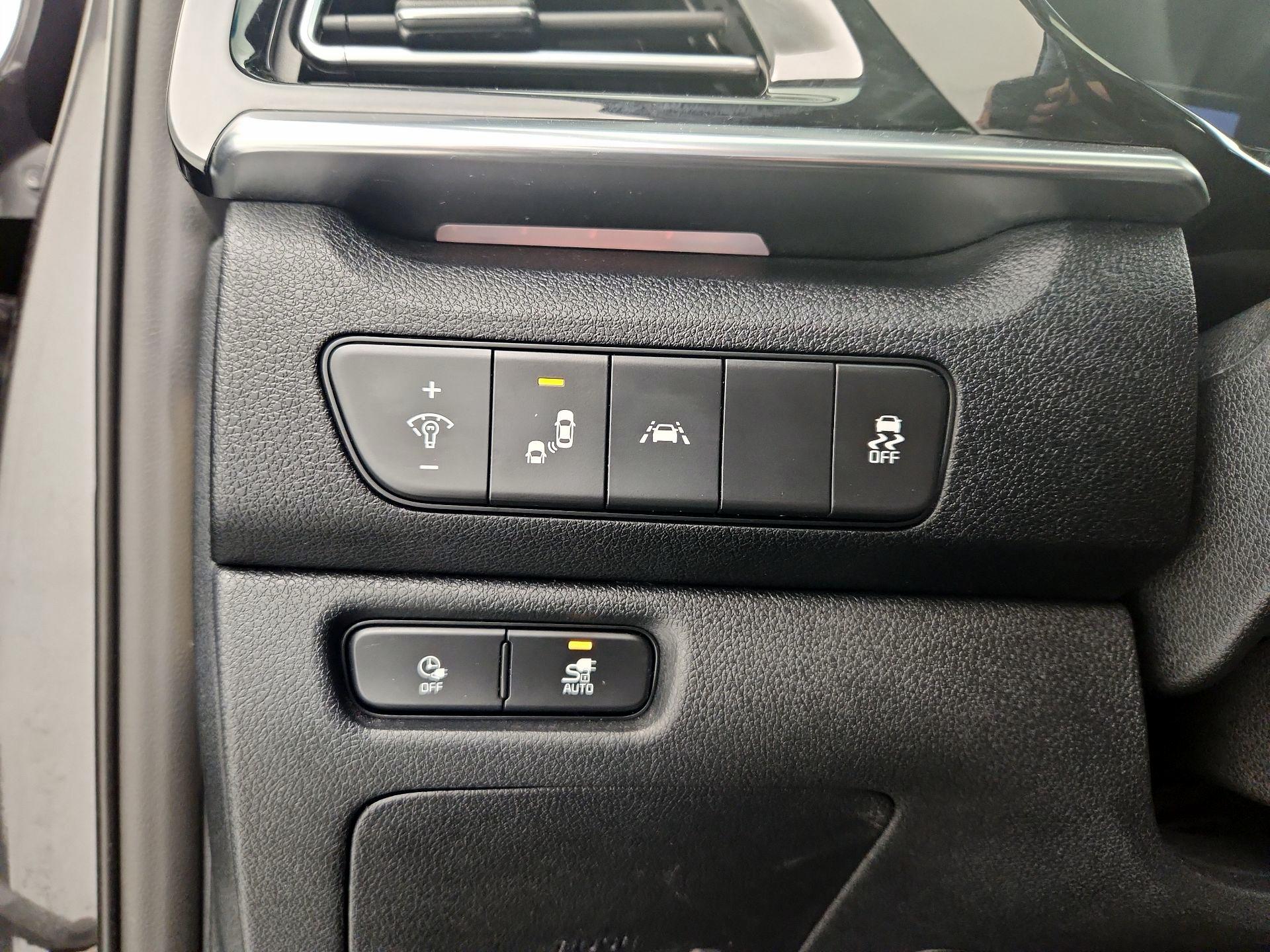 Thumbnail: 2020 Kia Niro - 13