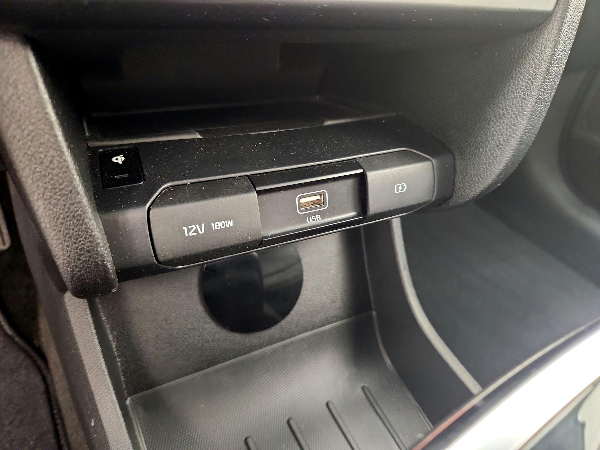 Thumbnail: 2020 Kia Niro - 19