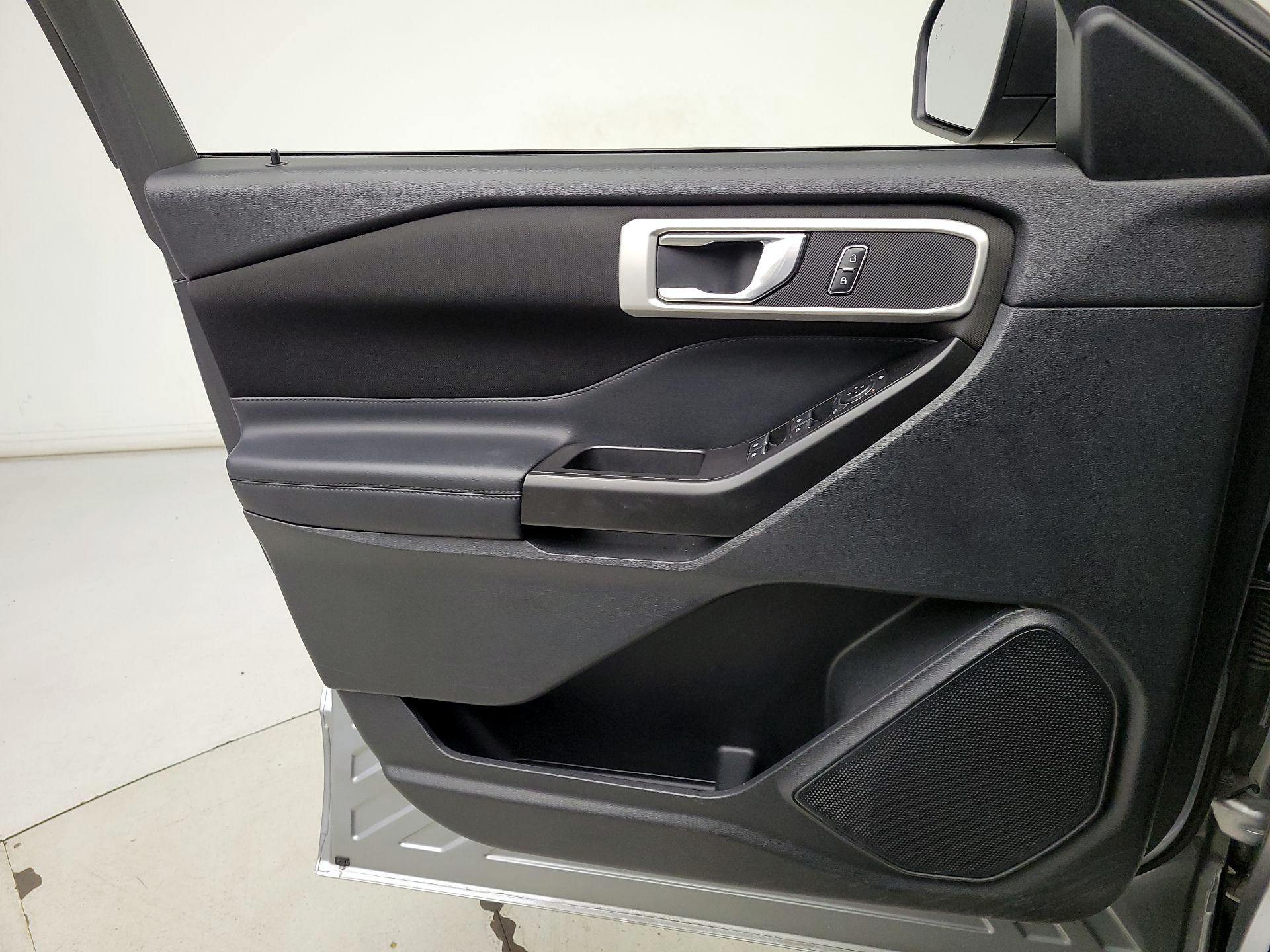 Thumbnail: 2020 Ford Explorer - 12