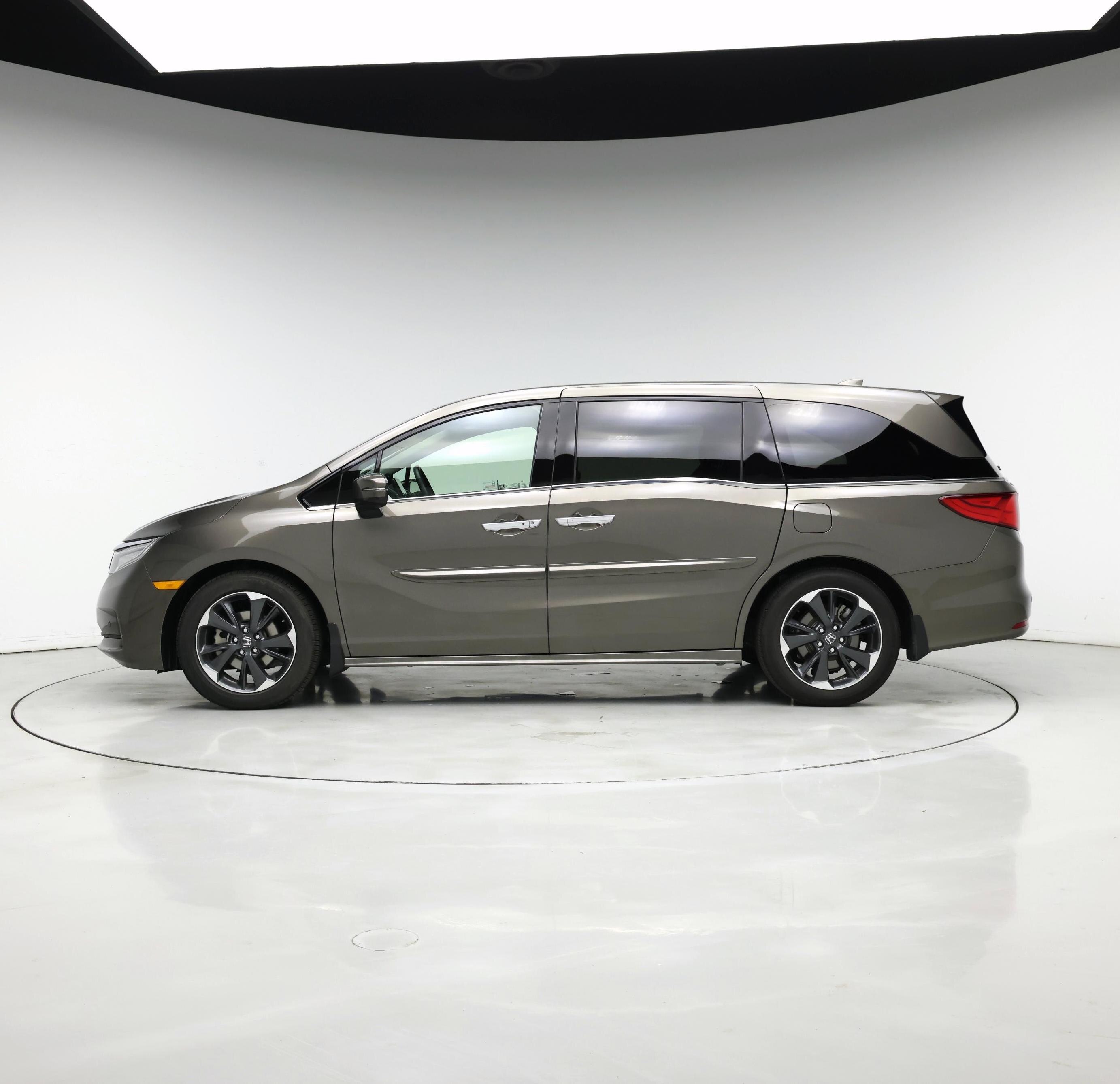 Thumbnail: 2021 Honda Odyssey - 3