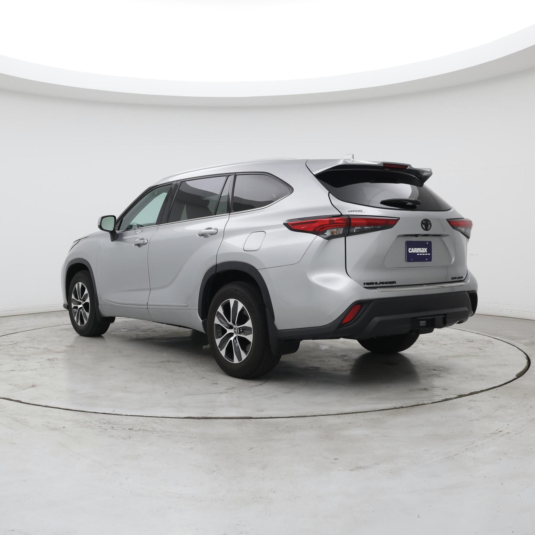 Thumbnail: 2022 Toyota Highlander - 2