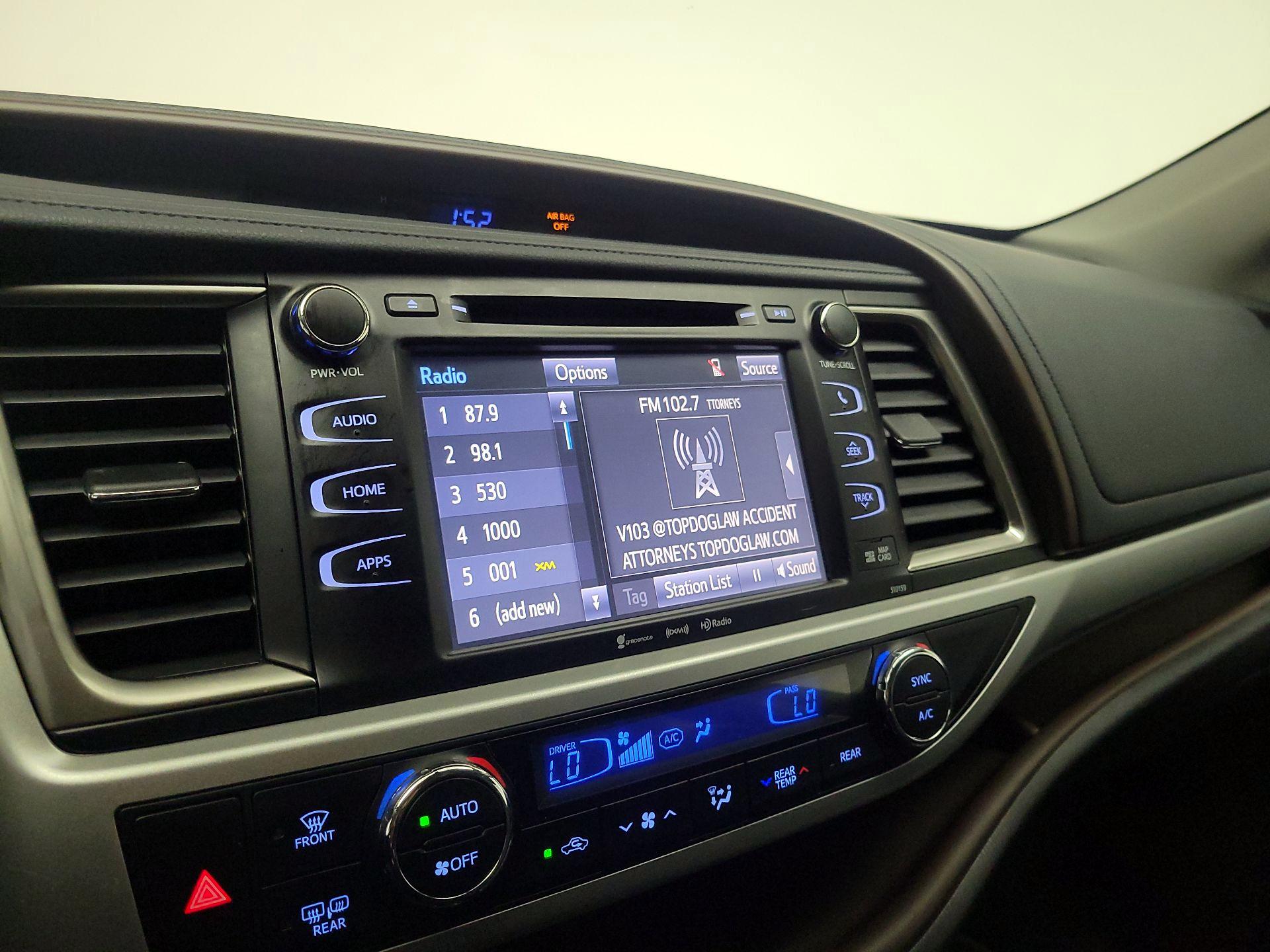 Thumbnail: 2016 Toyota Highlander - 16
