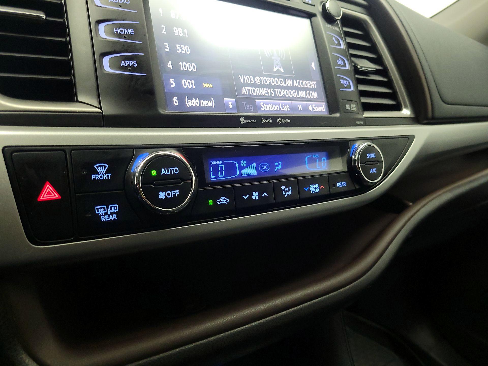 Thumbnail: 2016 Toyota Highlander - 17