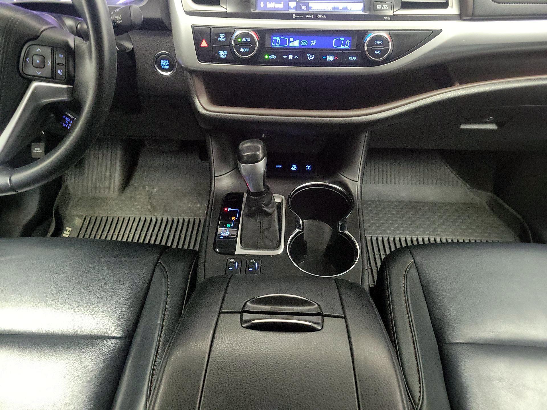 Thumbnail: 2016 Toyota Highlander - 18