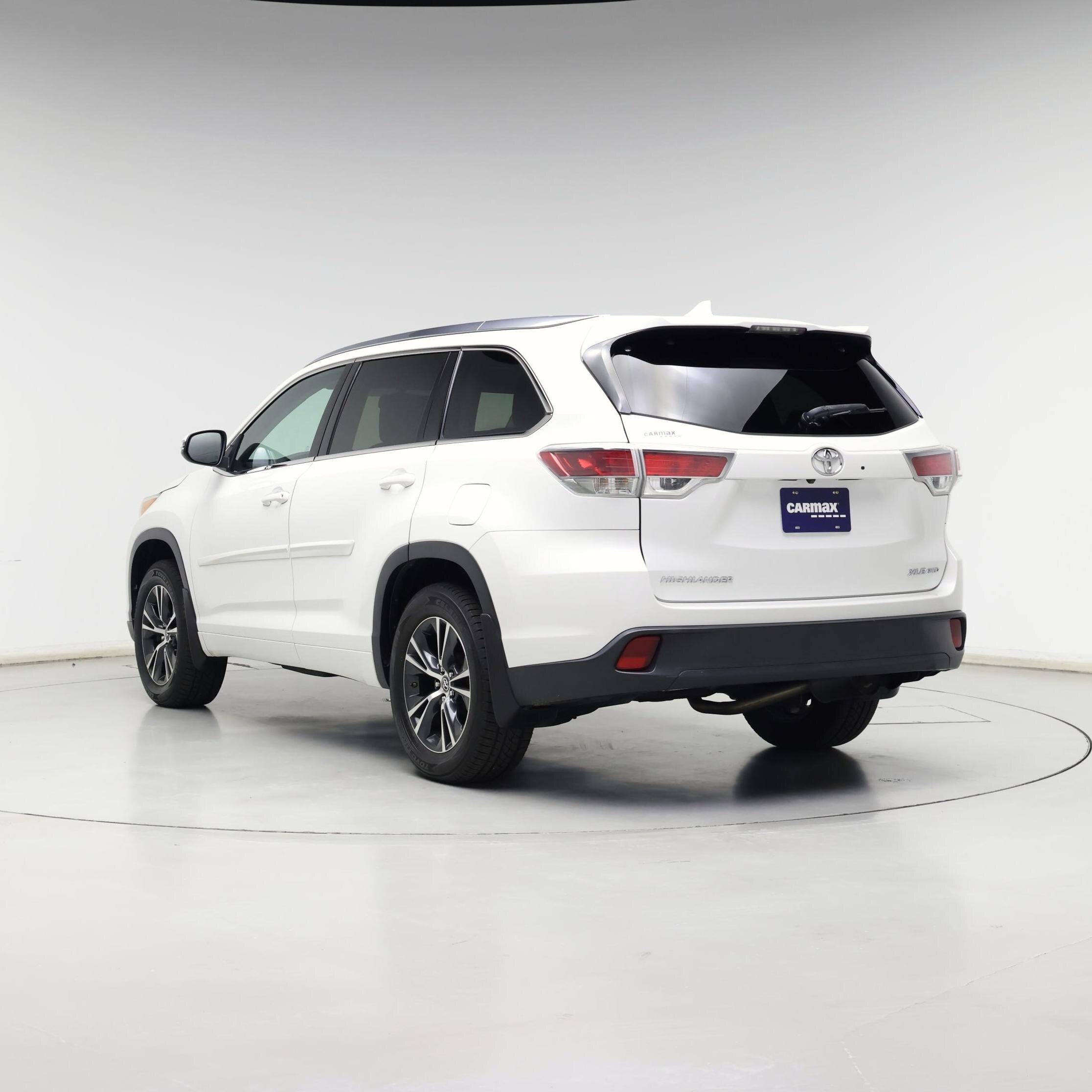Thumbnail: 2016 Toyota Highlander - 2