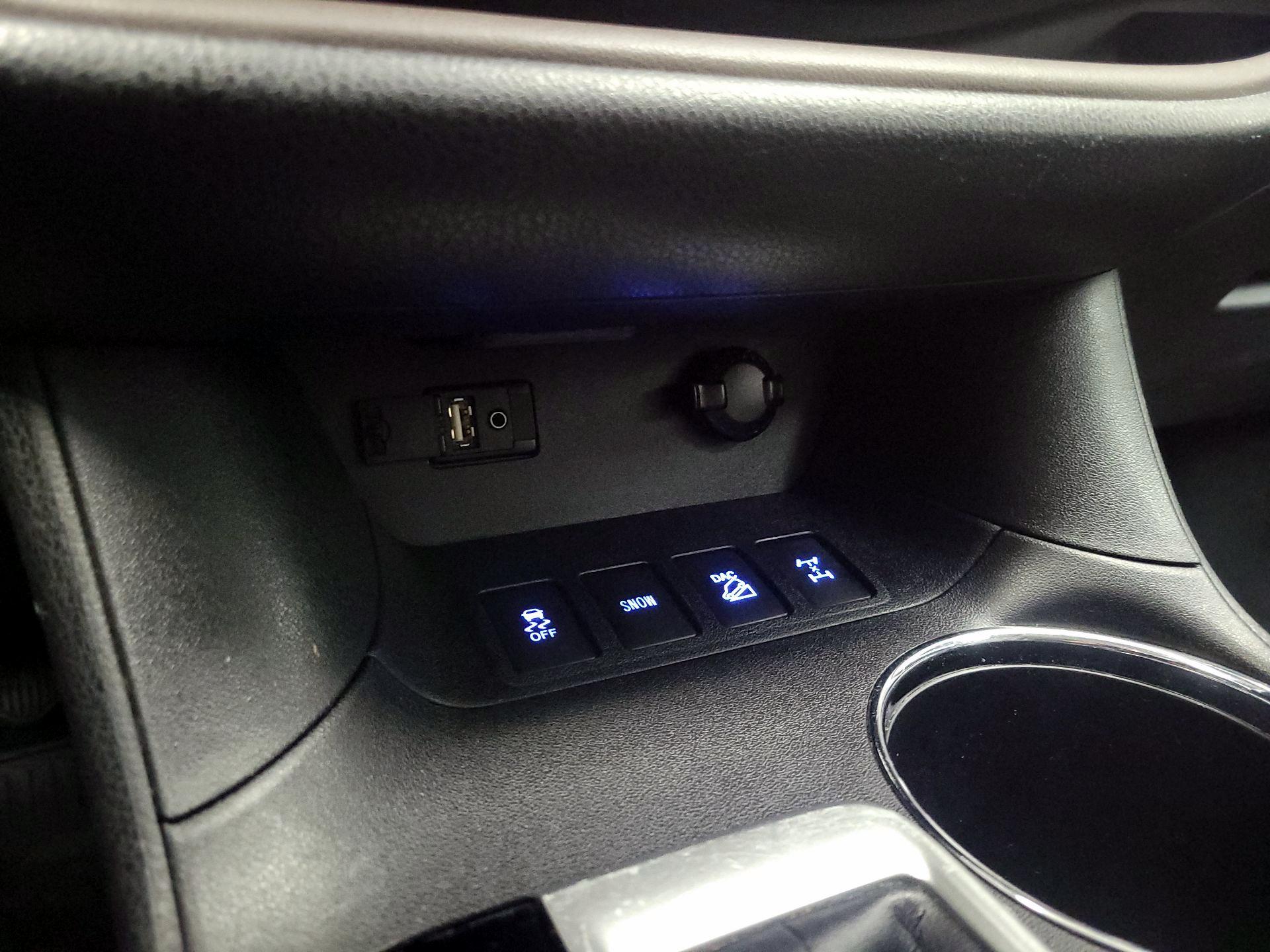 Thumbnail: 2016 Toyota Highlander - 19