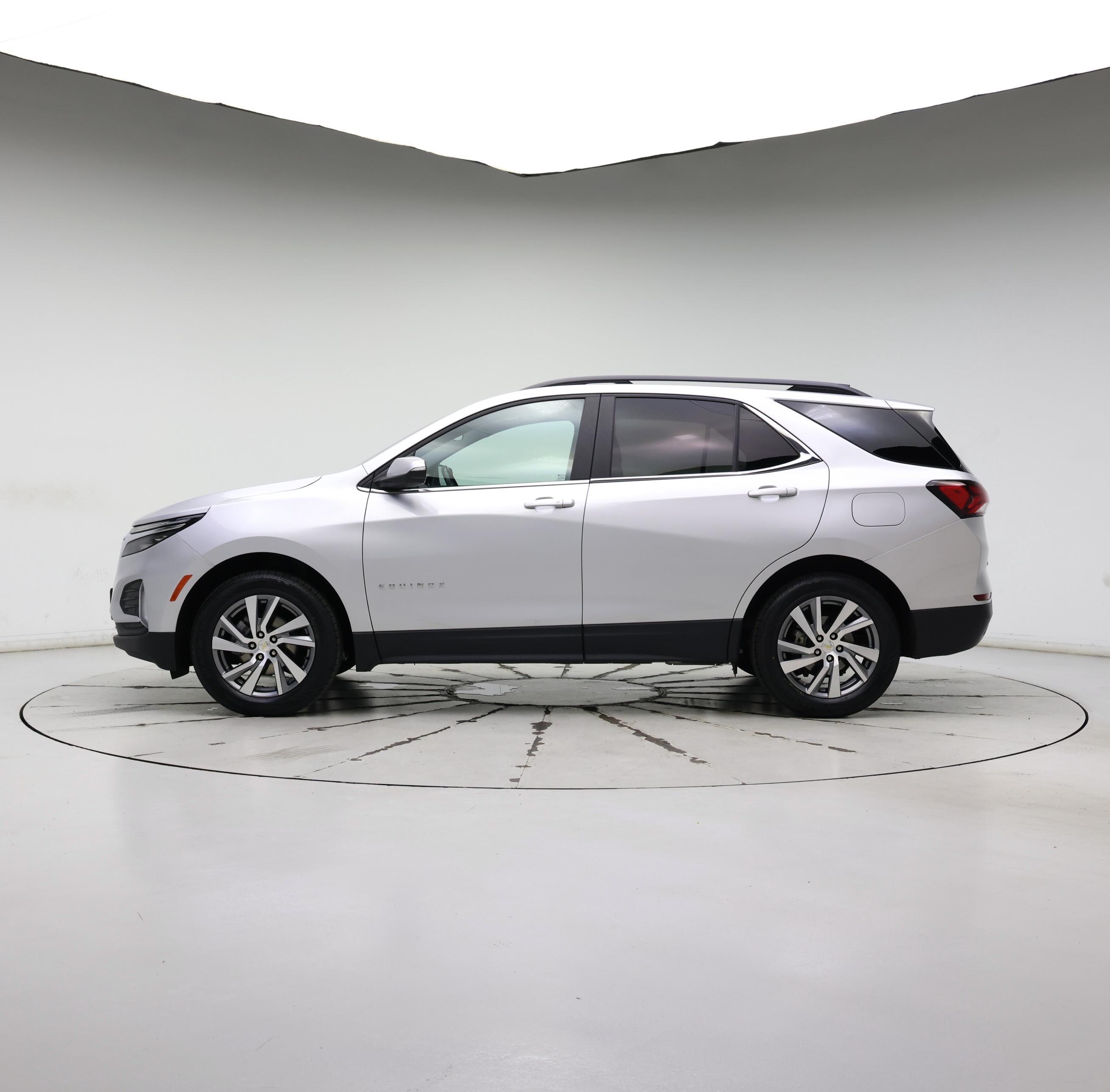 Thumbnail: 2022 Chevrolet Equinox - 3