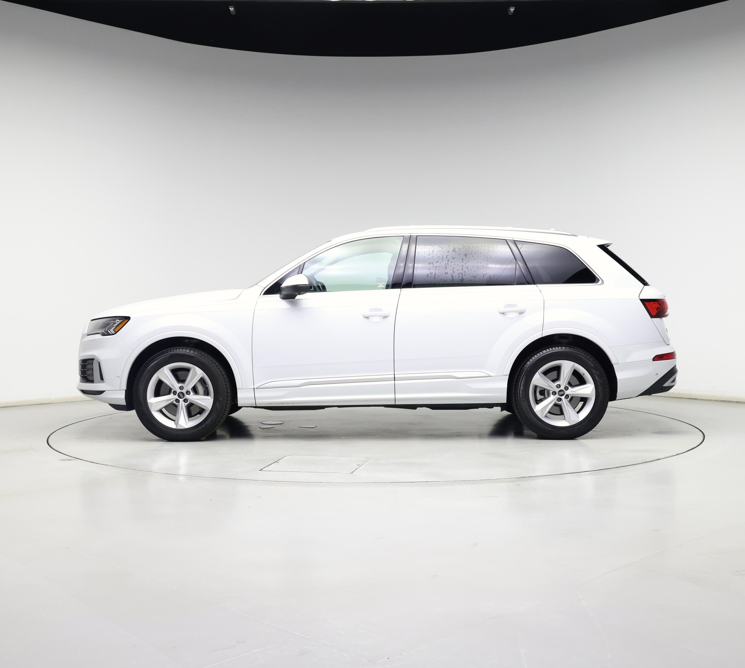 Thumbnail: 2023 Audi Q7 - 3