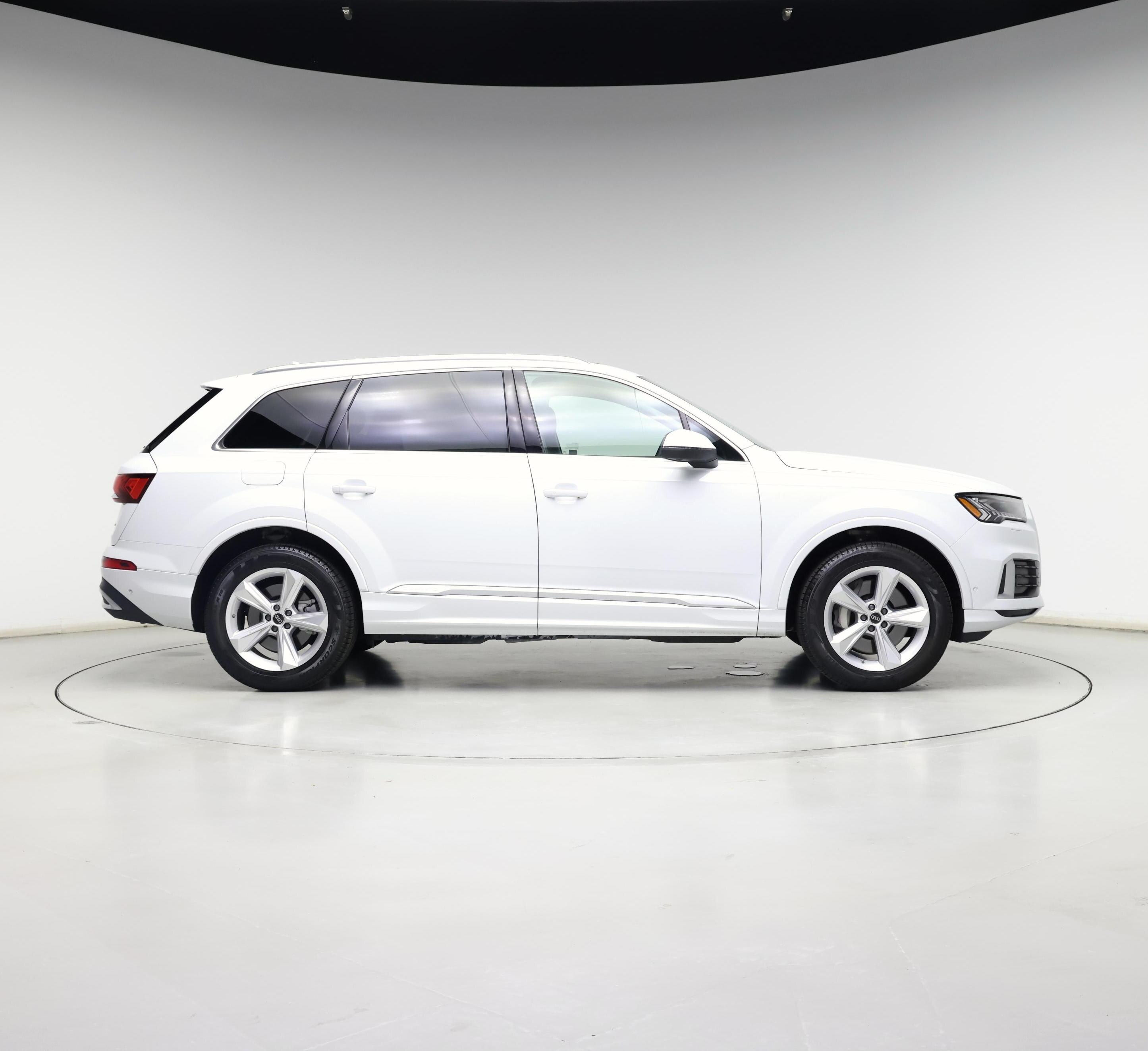 Thumbnail: 2023 Audi Q7 - 7