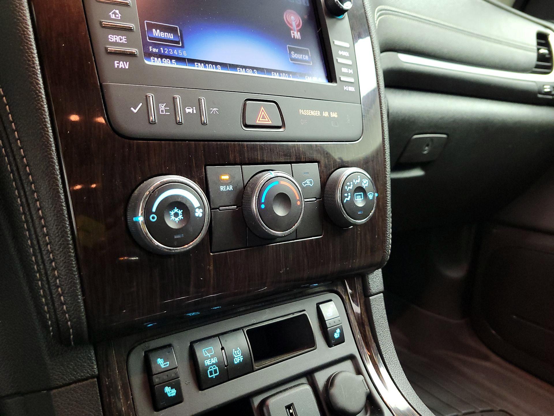 Thumbnail: 2015 Chevrolet Traverse - 15