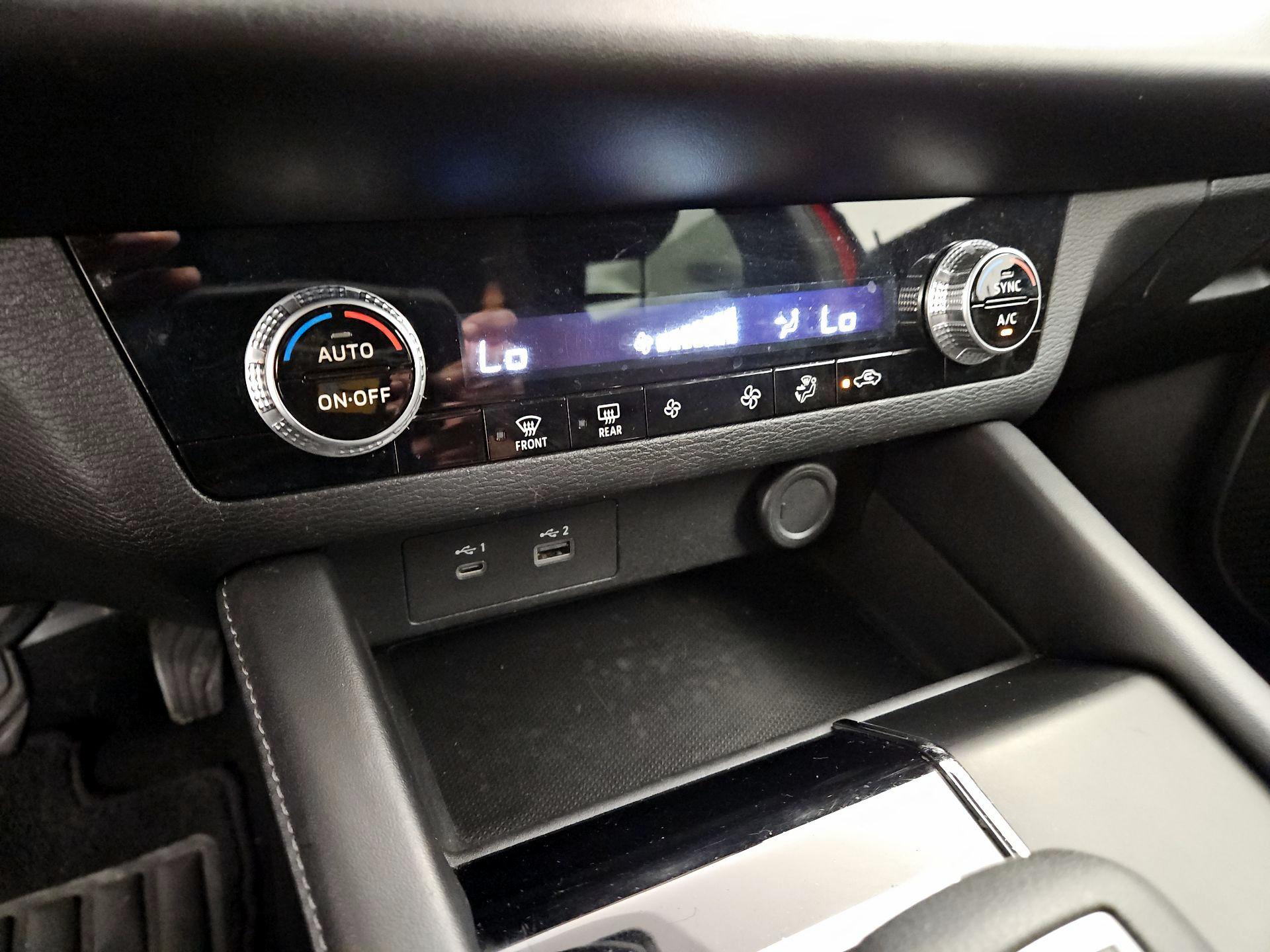 Thumbnail: 2022 Mitsubishi Outlander - 16