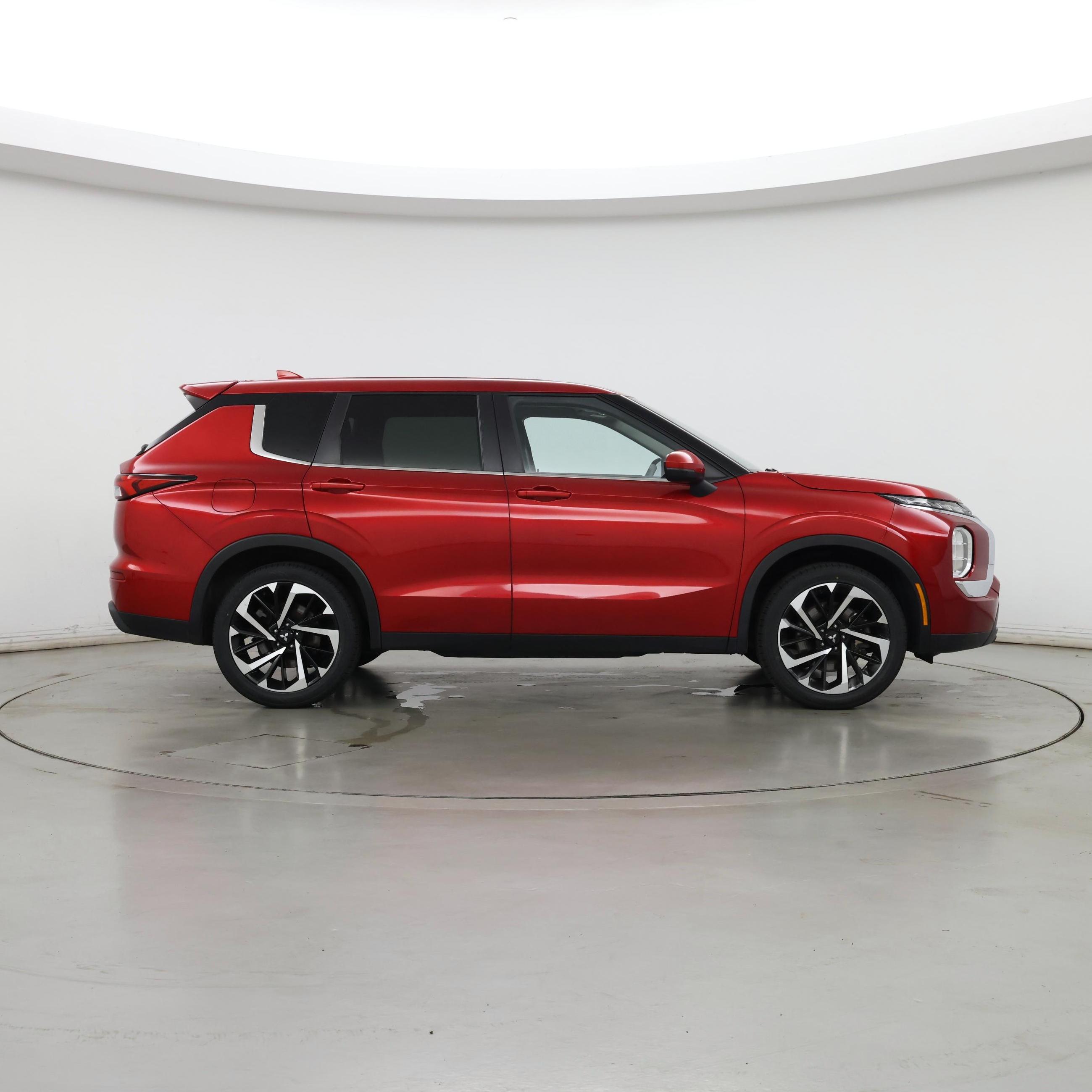 Thumbnail: 2022 Mitsubishi Outlander - 7