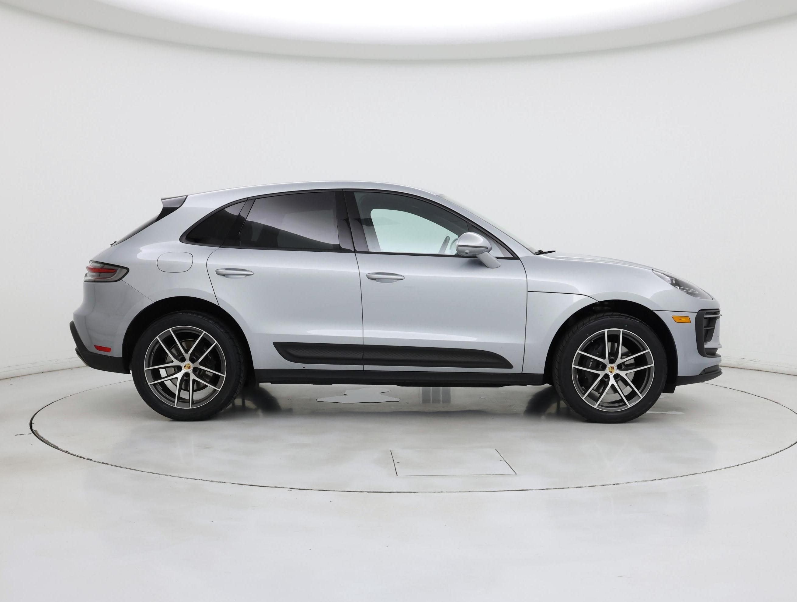 Thumbnail: 2022 Porsche Macan - 7