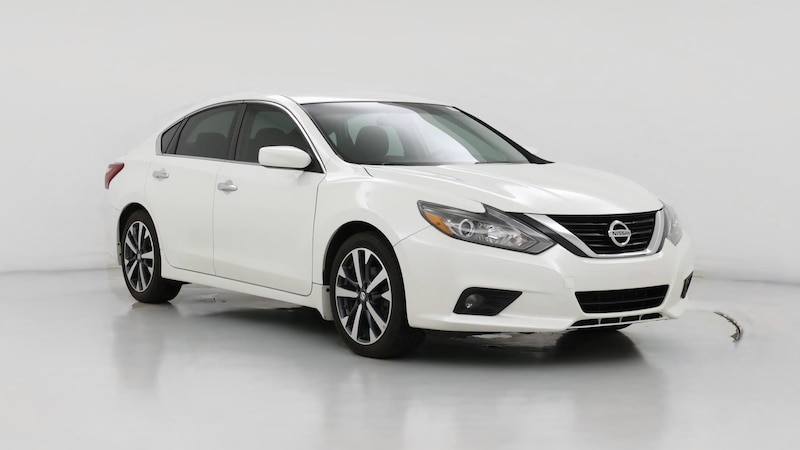 2017 Nissan Altima SR Hero Image