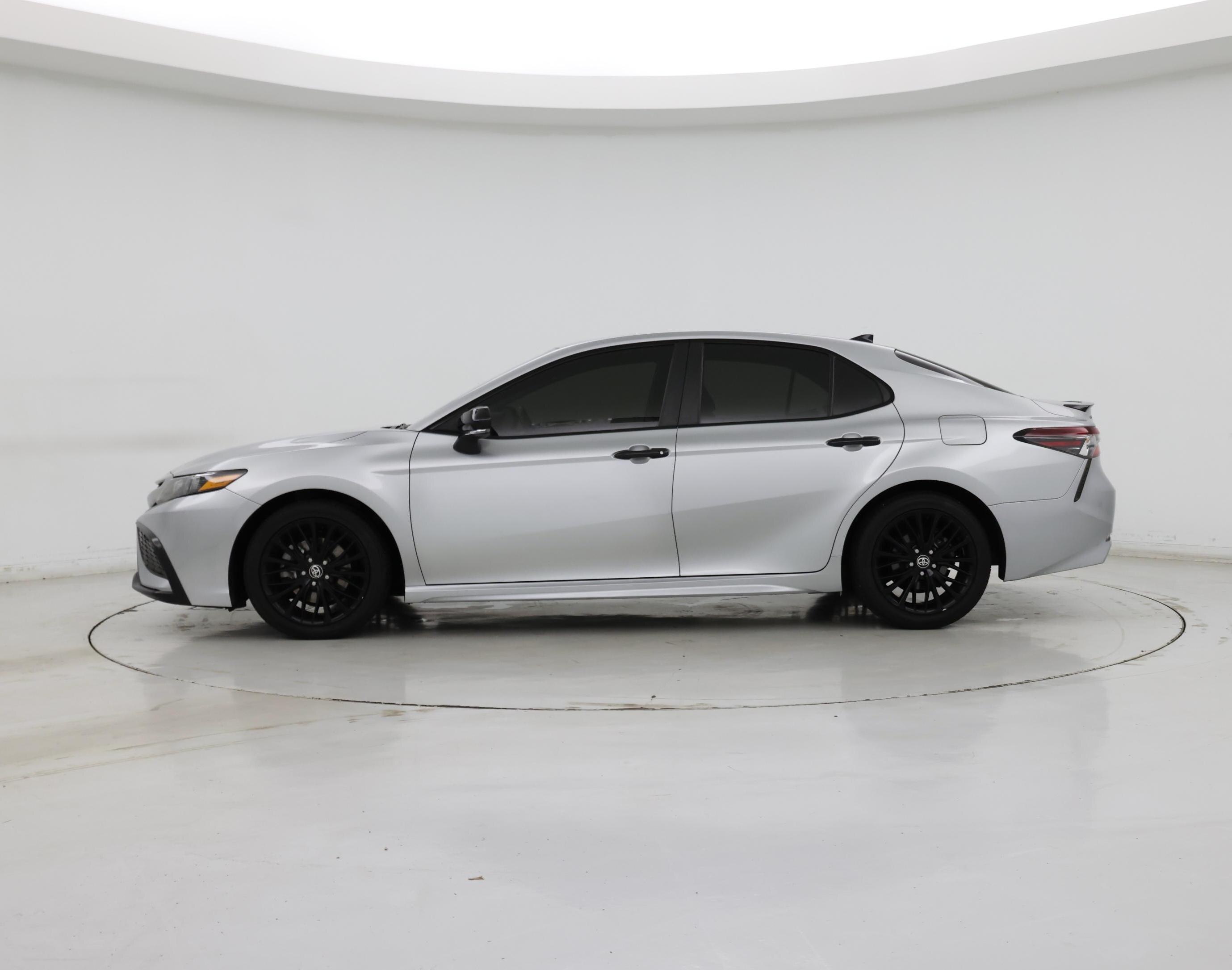Thumbnail: 2022 Toyota Camry - 3
