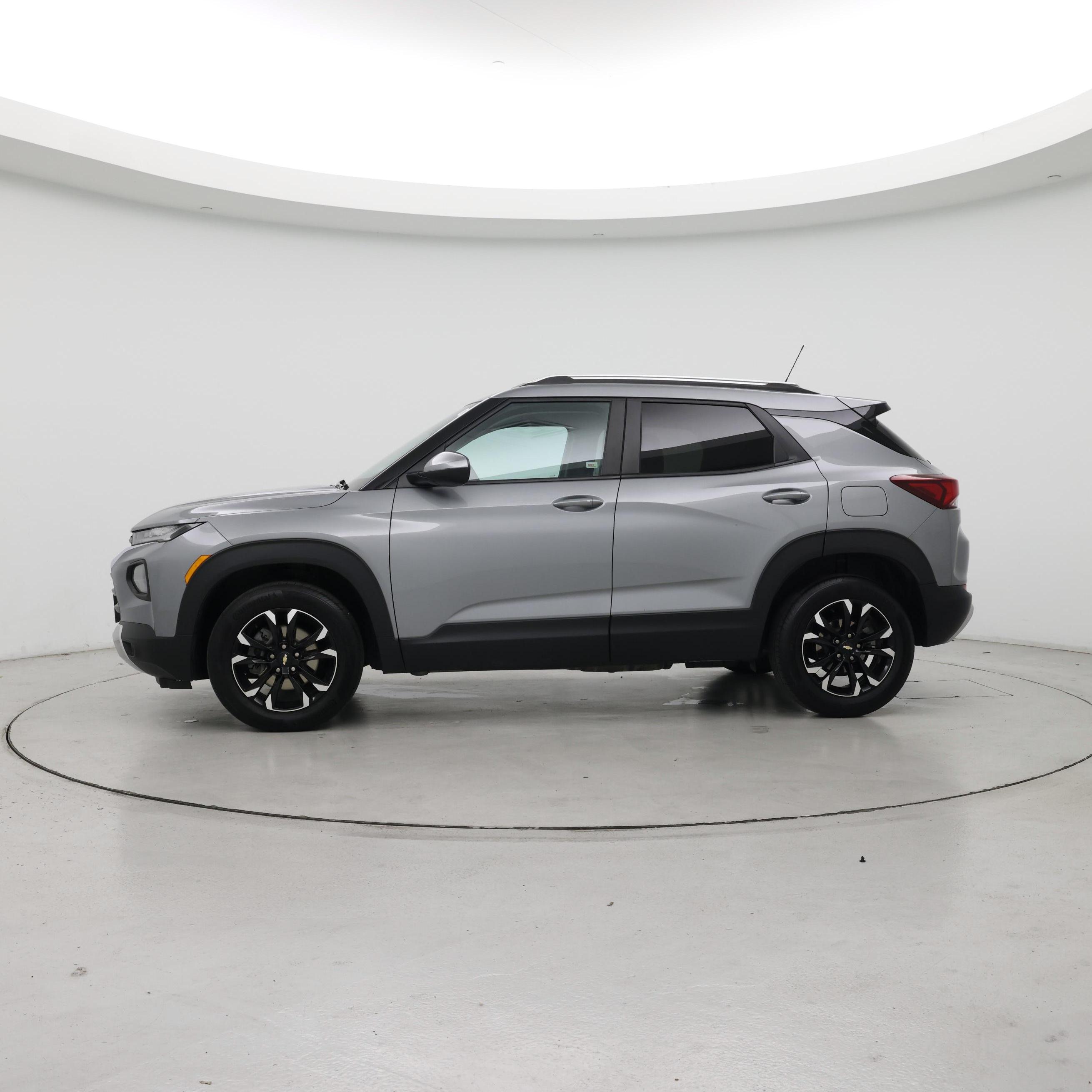Thumbnail: 2023 Chevrolet TrailBlazer - 3