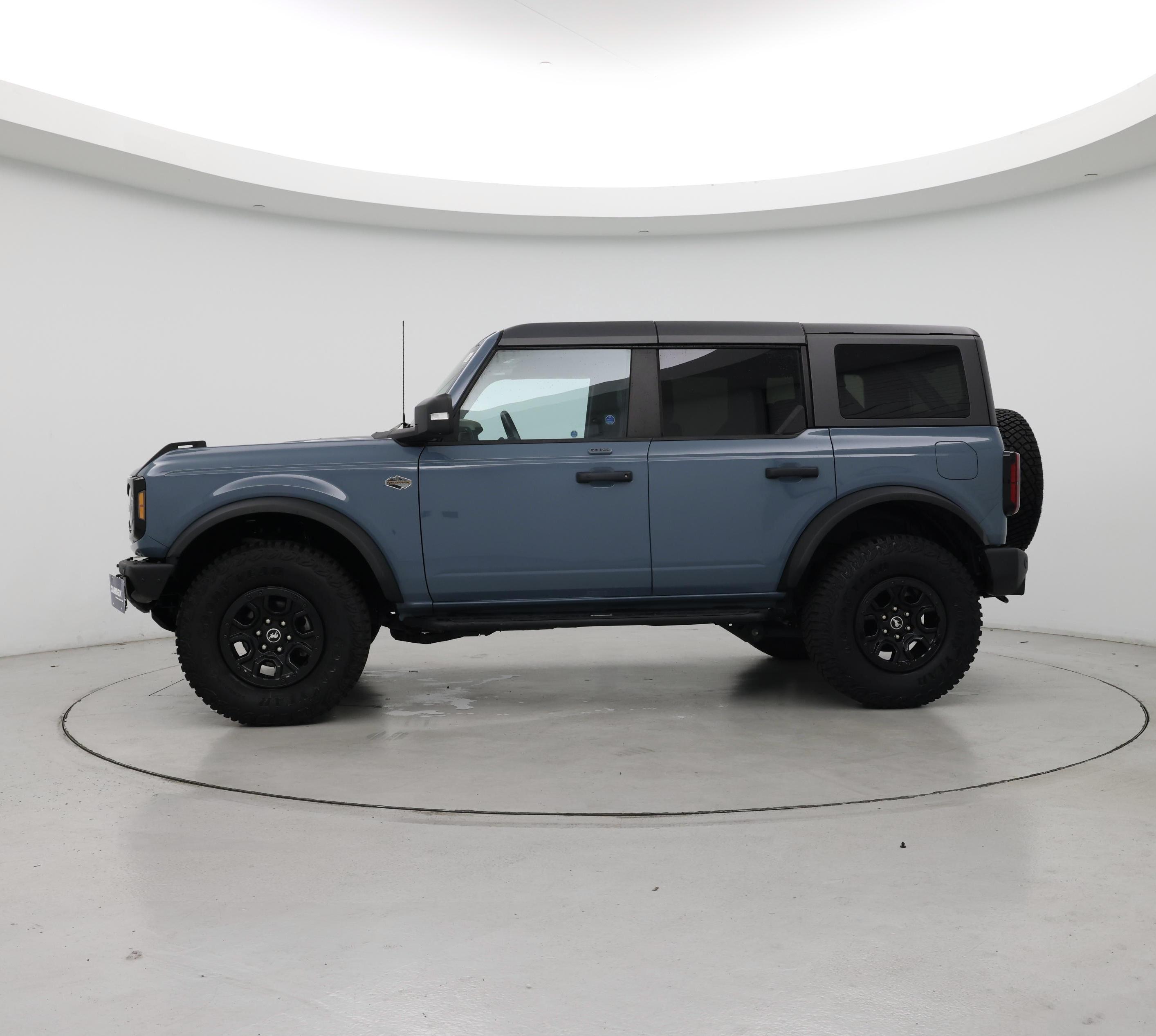 Thumbnail: 2022 Ford Bronco - 3