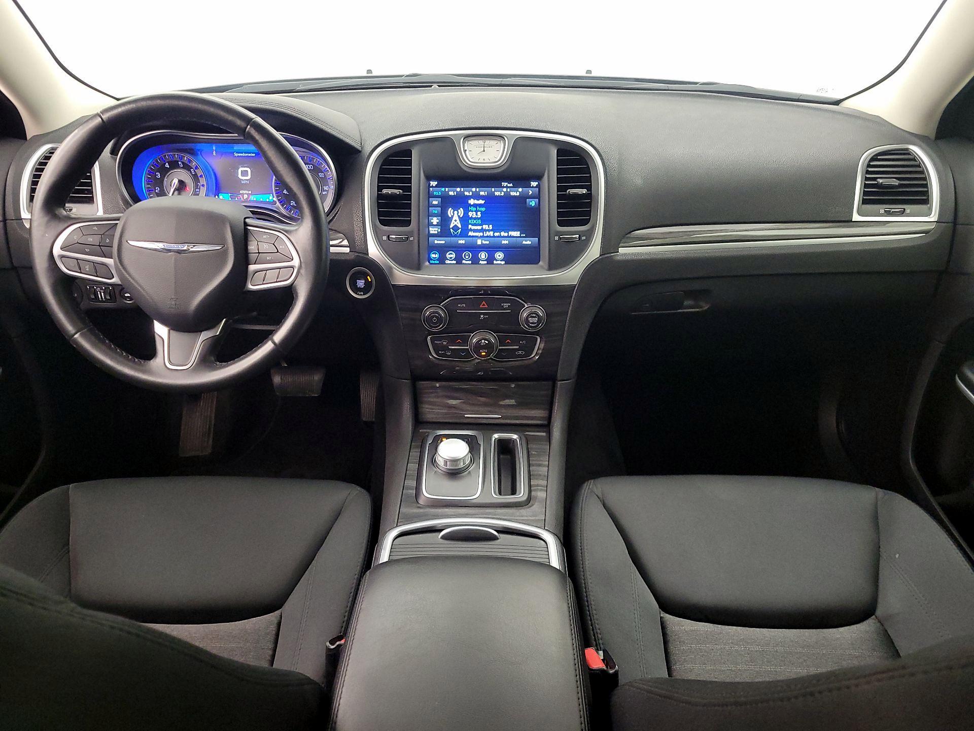 Thumbnail: 2020 Chrysler 300 - 9