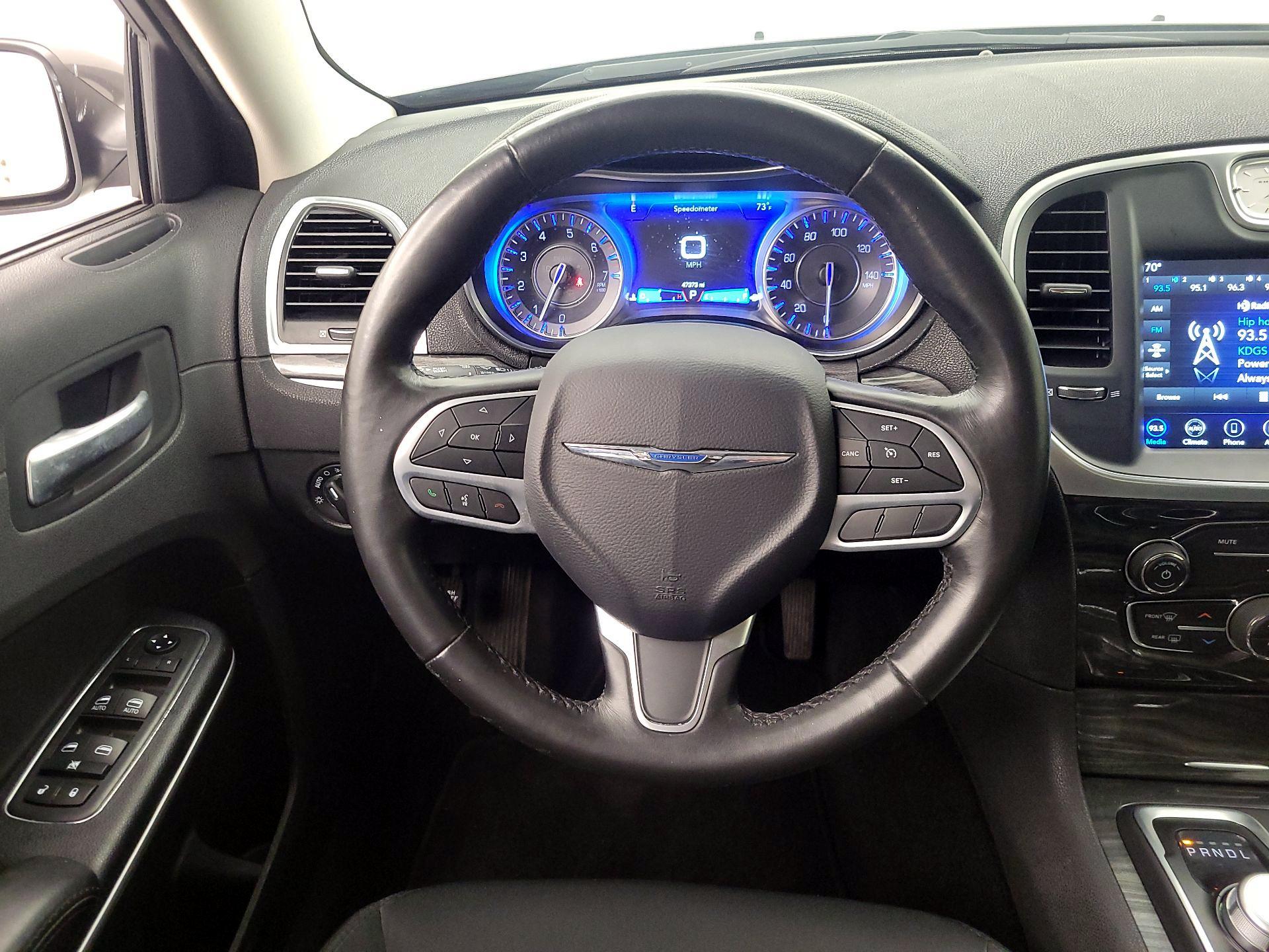 Thumbnail: 2020 Chrysler 300 - 10
