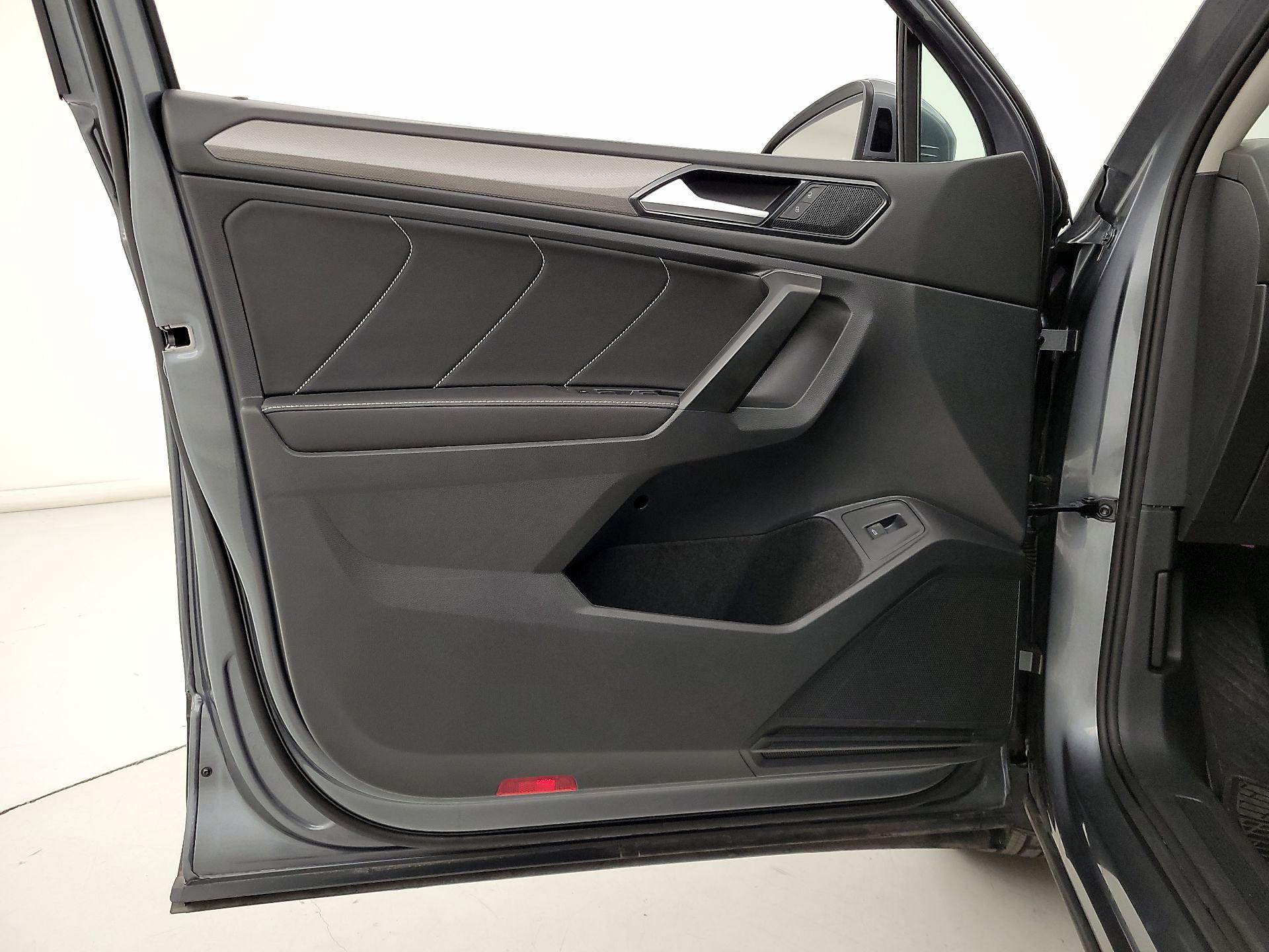 Thumbnail: 2023 Volkswagen Tiguan - 12