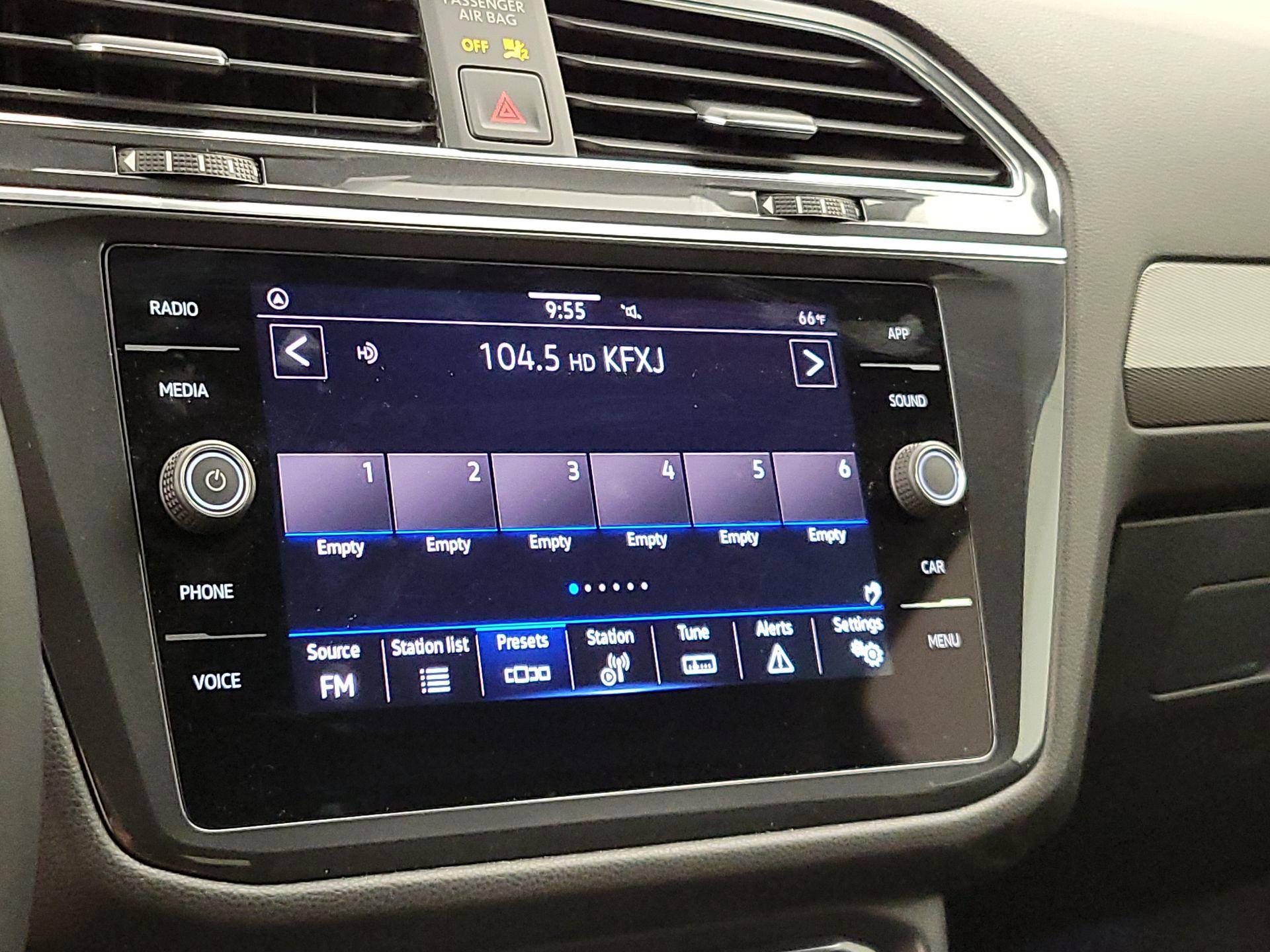 Thumbnail: 2023 Volkswagen Tiguan - 15