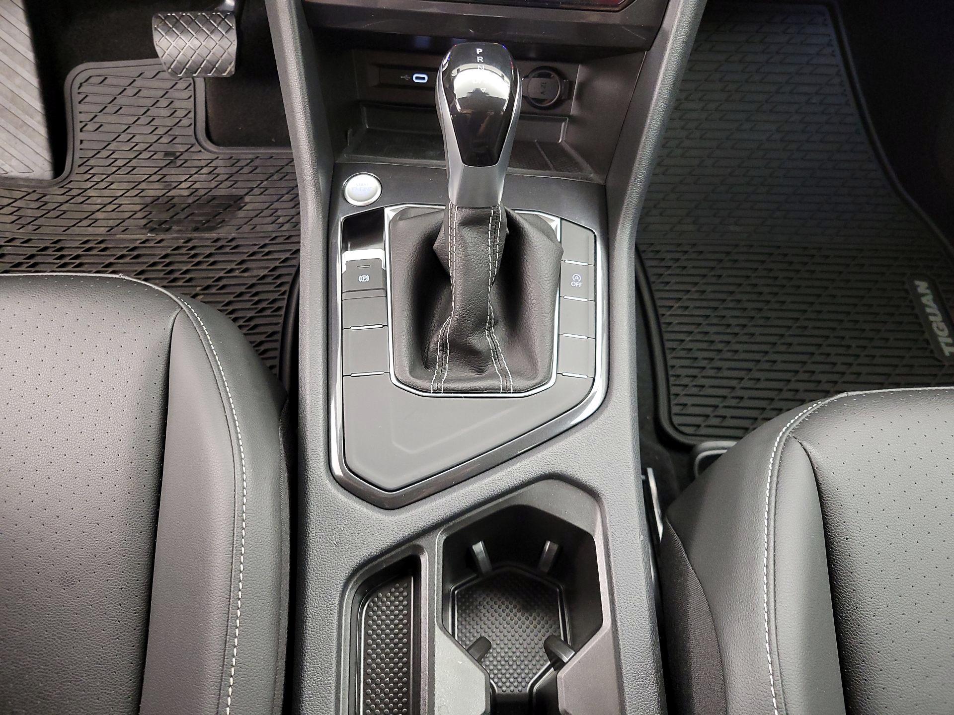 Thumbnail: 2023 Volkswagen Tiguan - 17