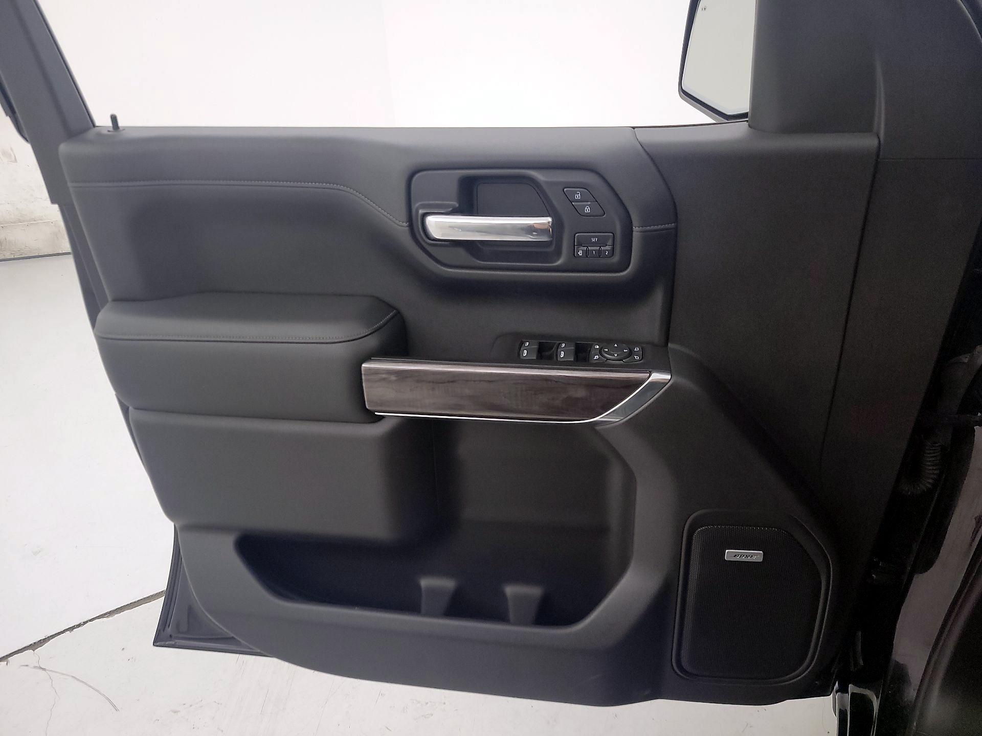 Thumbnail: 2019 Chevrolet Silverado 1500 - 12