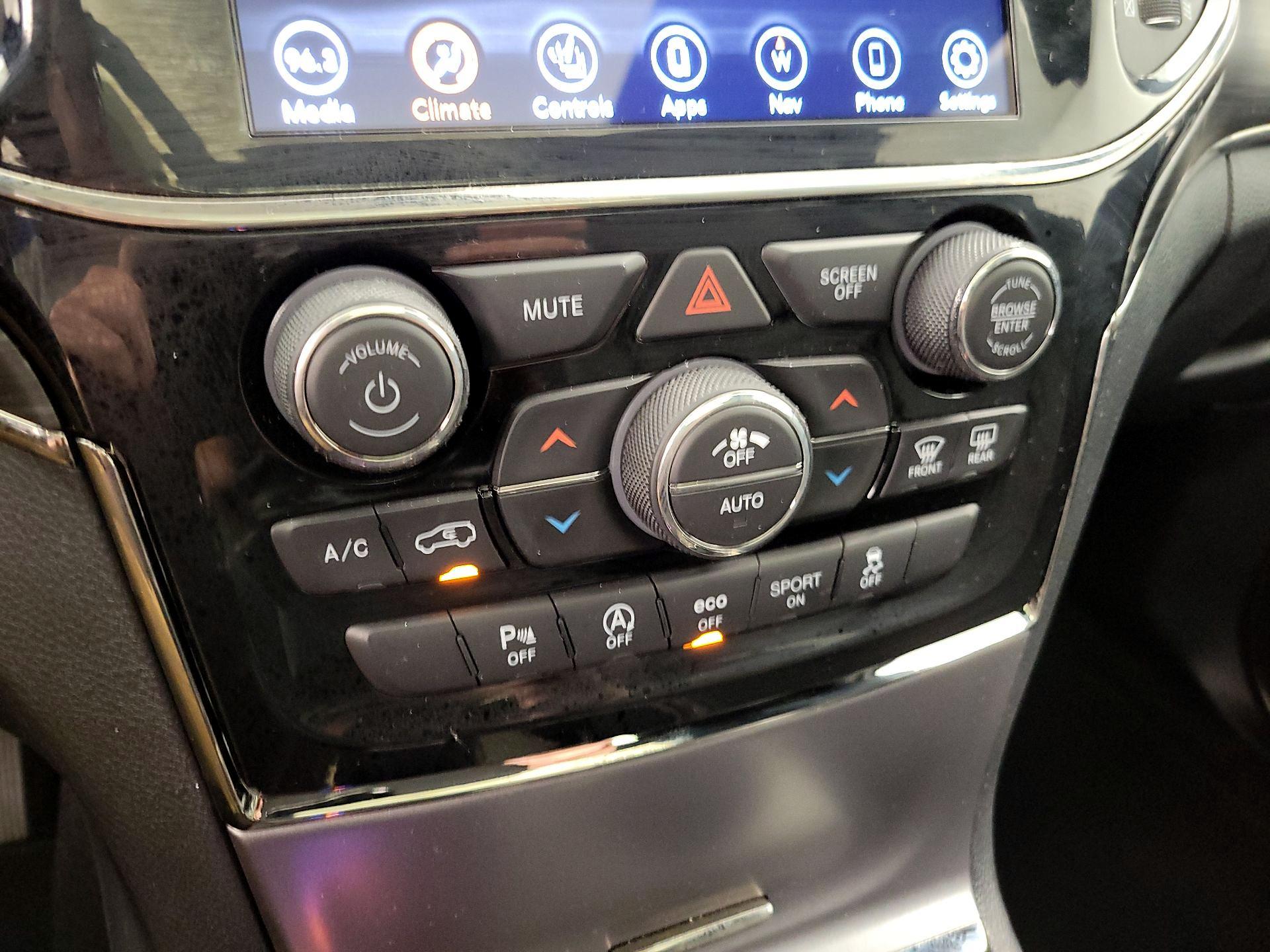 Thumbnail: 2020 Jeep Grand Cherokee - 17