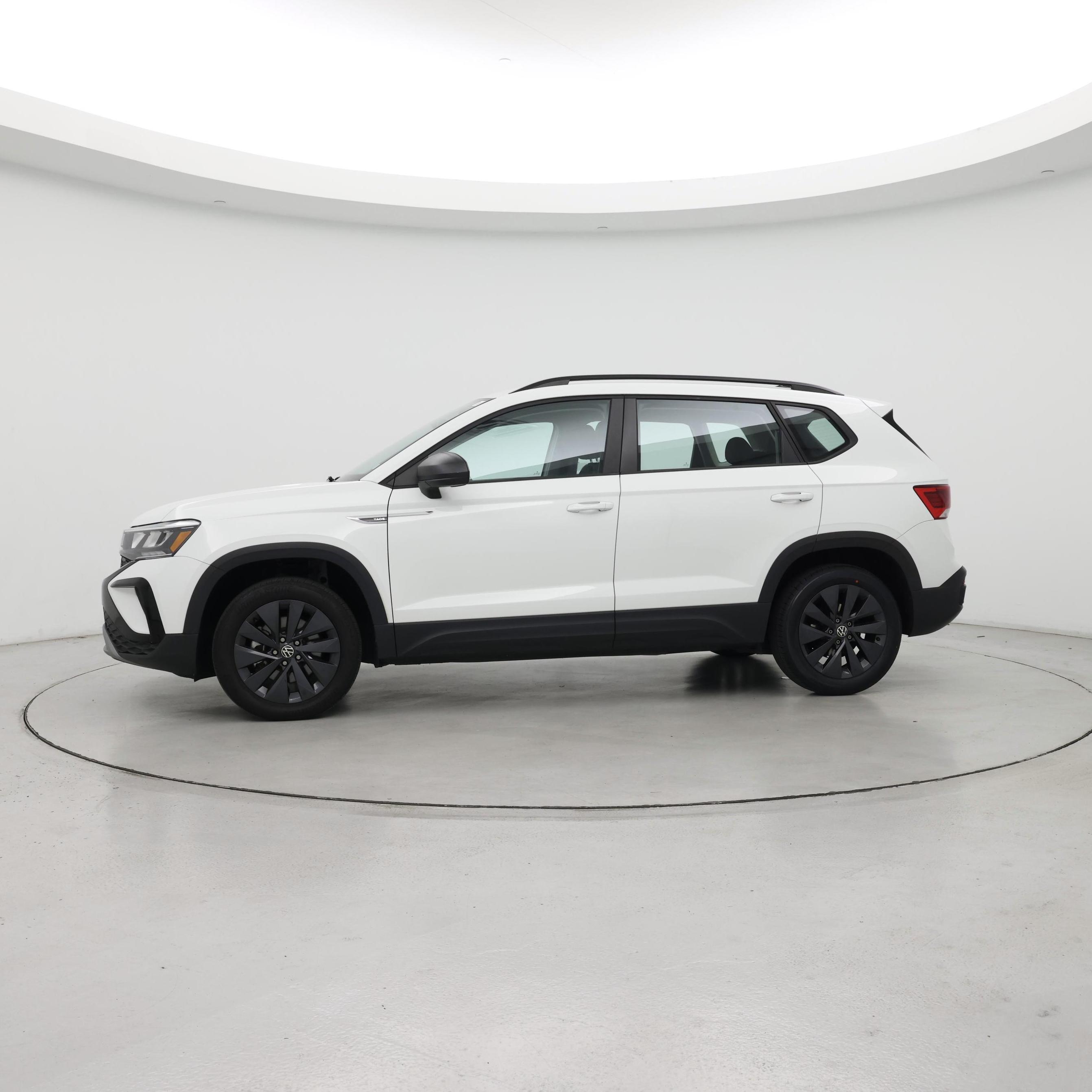 Thumbnail: 2022 Volkswagen Taos - 3