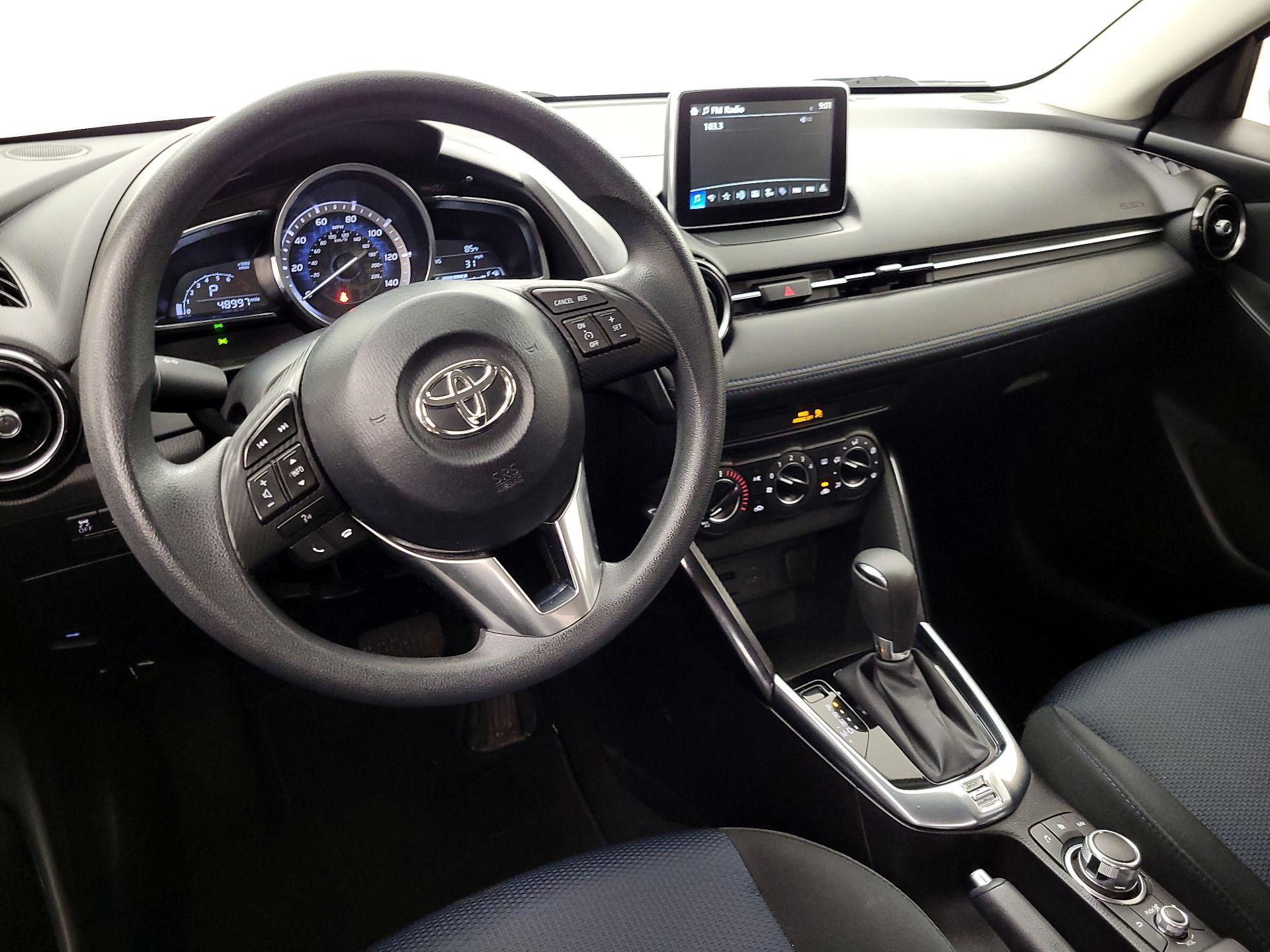 Thumbnail: 2017 Toyota Yaris iA - 9