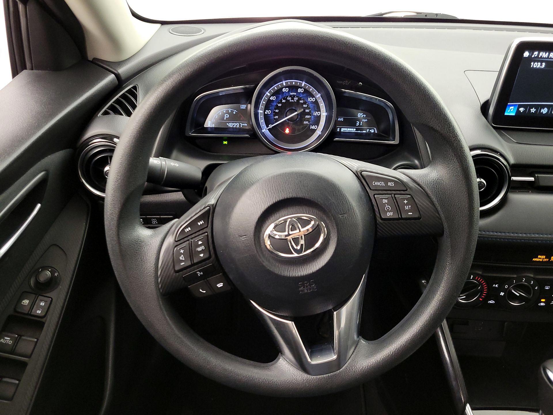Thumbnail: 2017 Toyota Yaris iA - 10