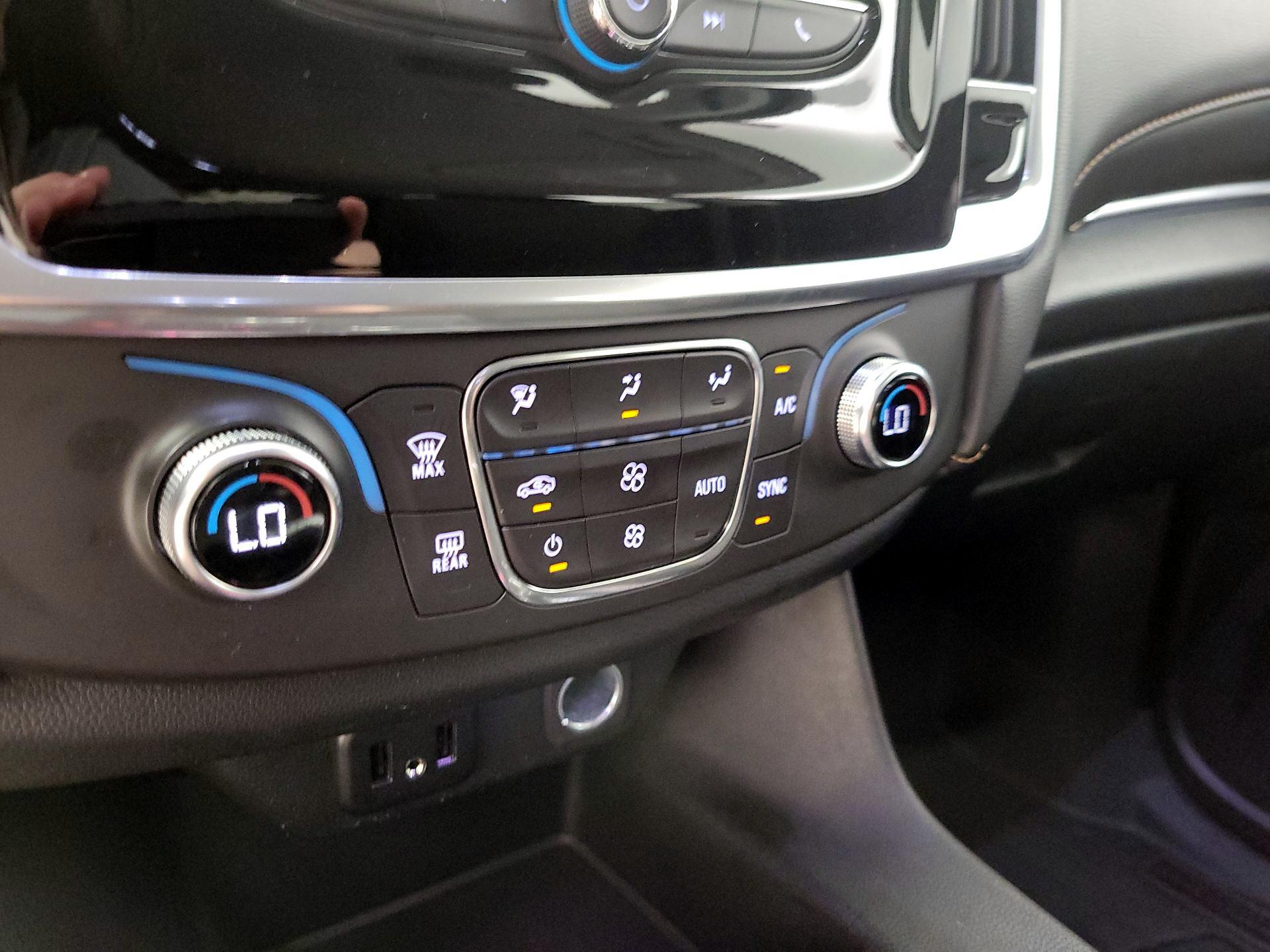 Thumbnail: 2019 Chevrolet Traverse - 16