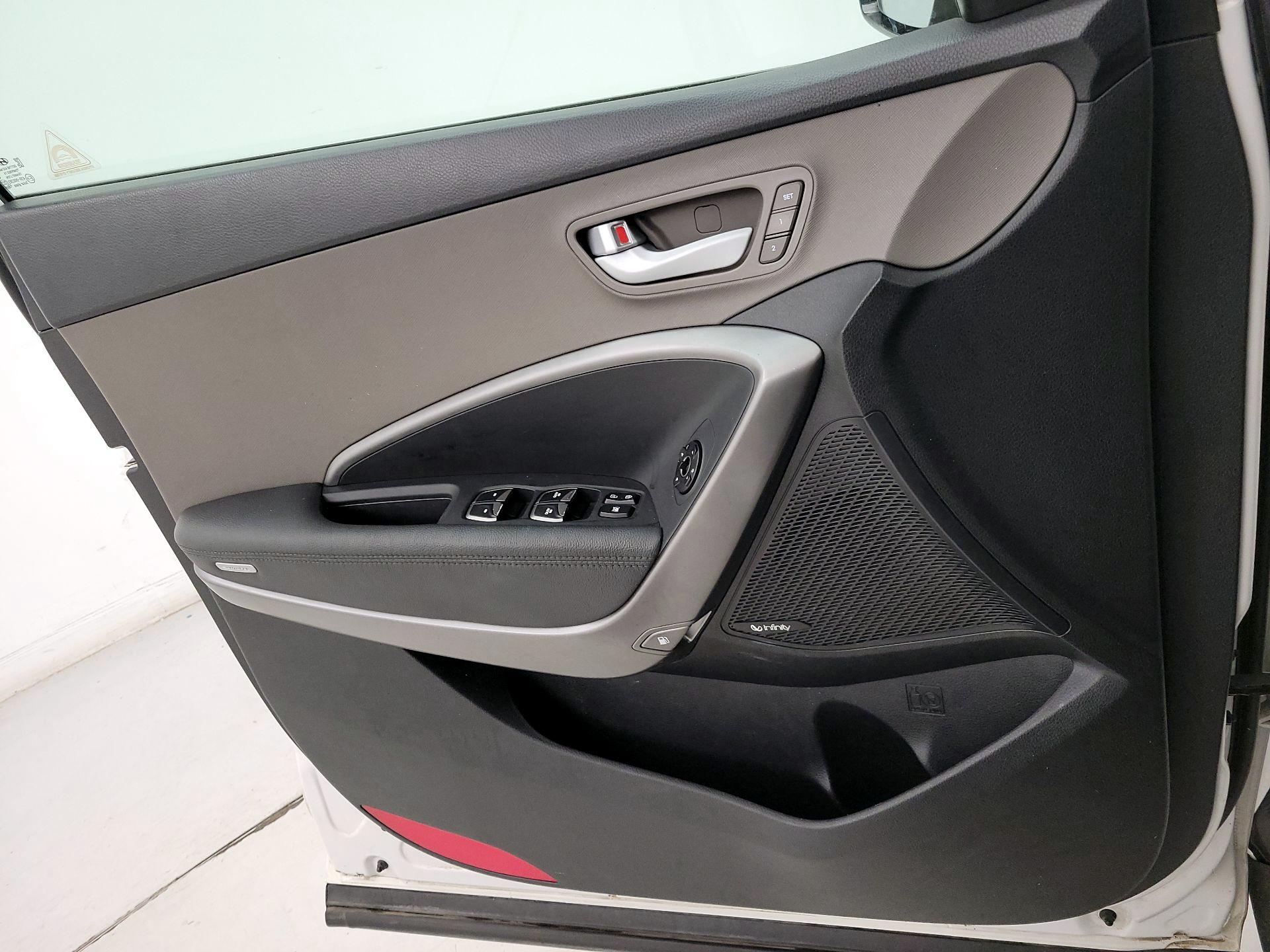 Thumbnail: 2017 Hyundai Santa Fe - 12