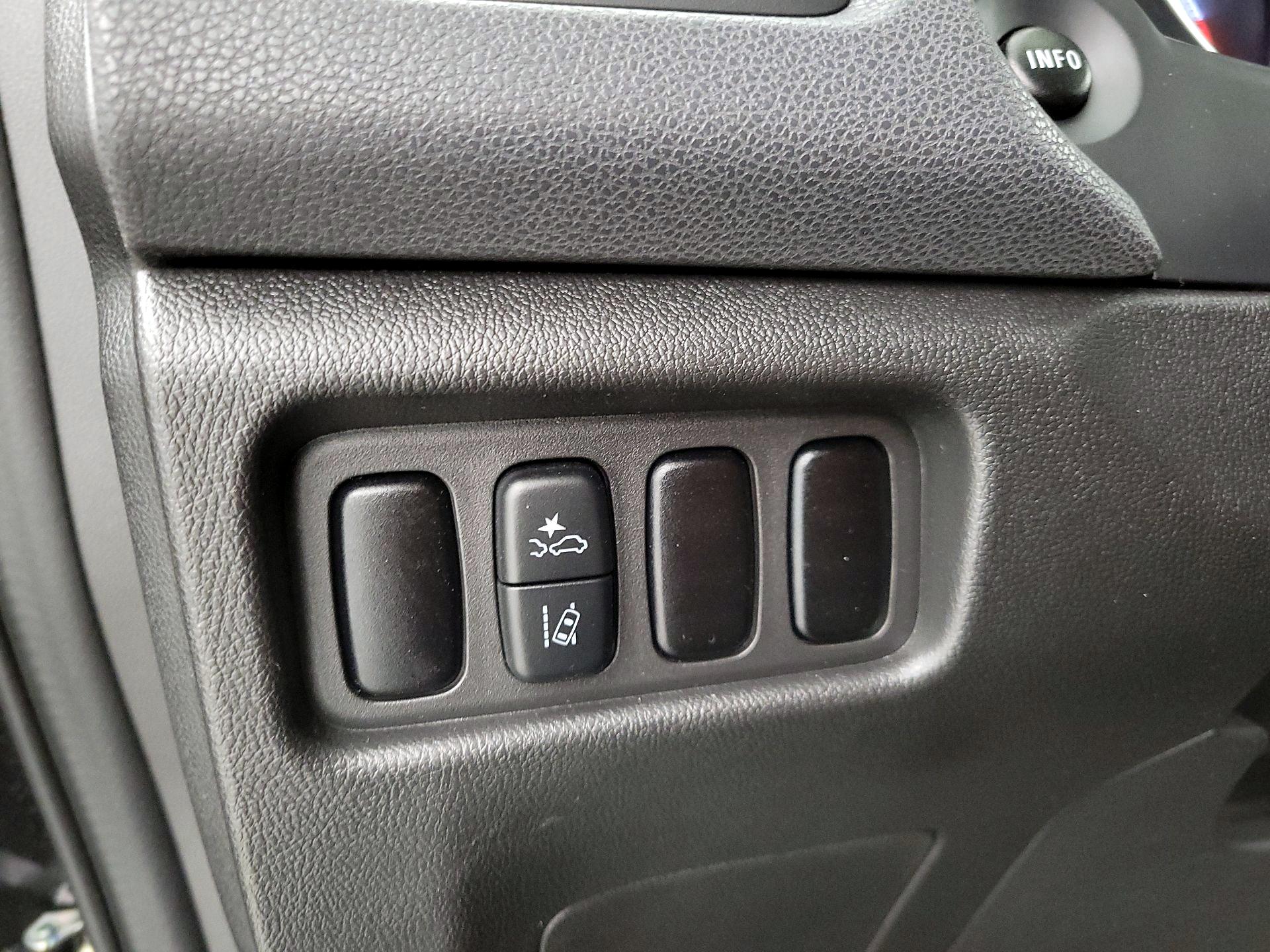 Thumbnail: 2021 Mitsubishi Outlander Sport - 13