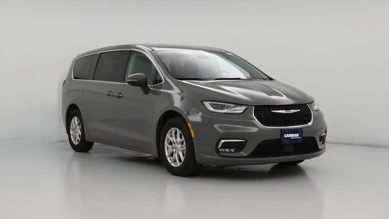2023 Chrysler Pacifica Touring L Hero Image