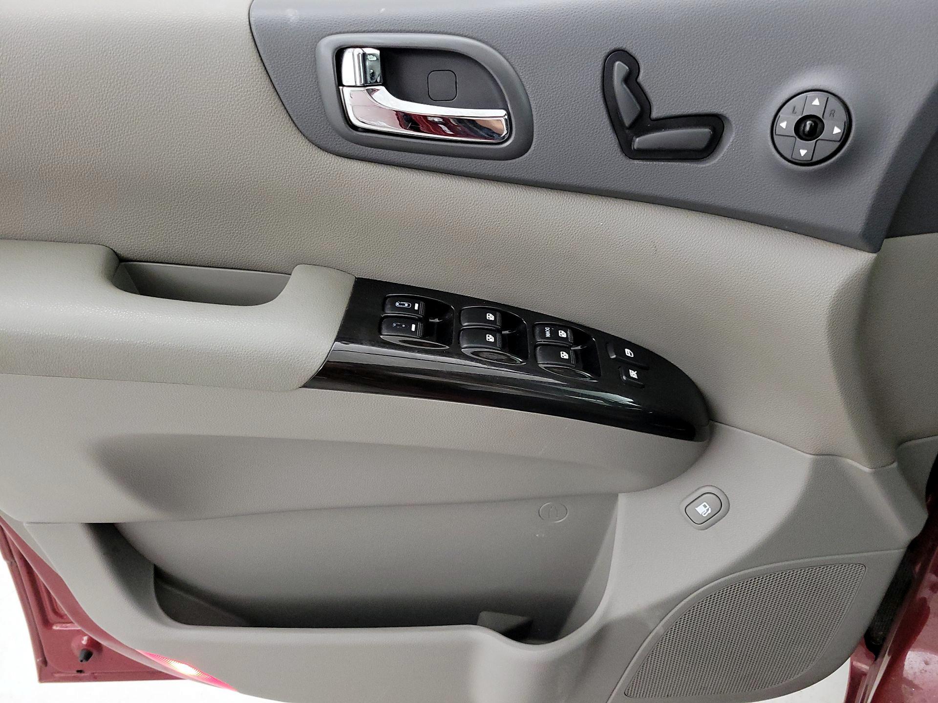 Thumbnail: 2014 Kia Sedona - 12