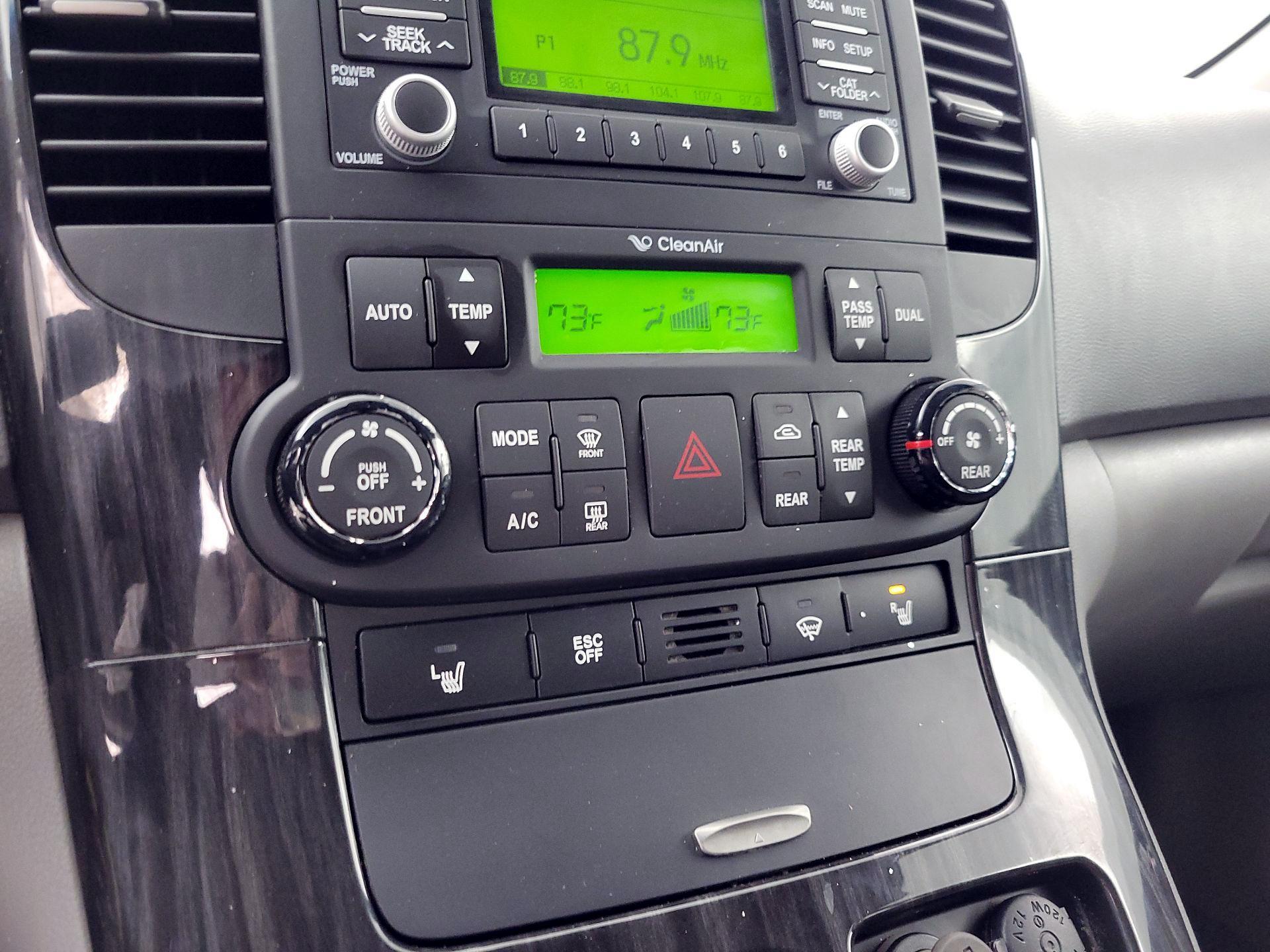 Thumbnail: 2014 Kia Sedona - 16