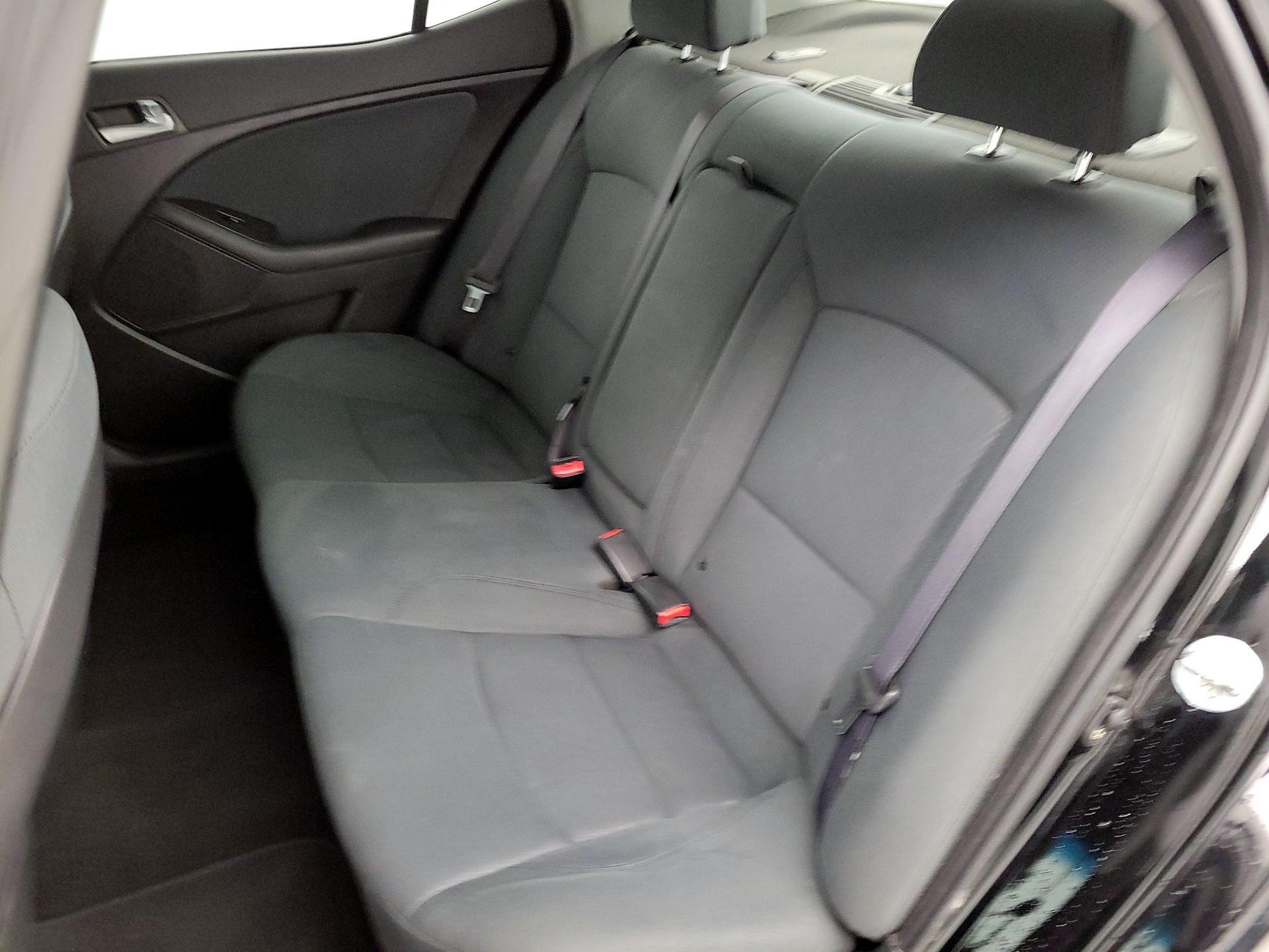 Thumbnail: 2015 Kia Optima - 18