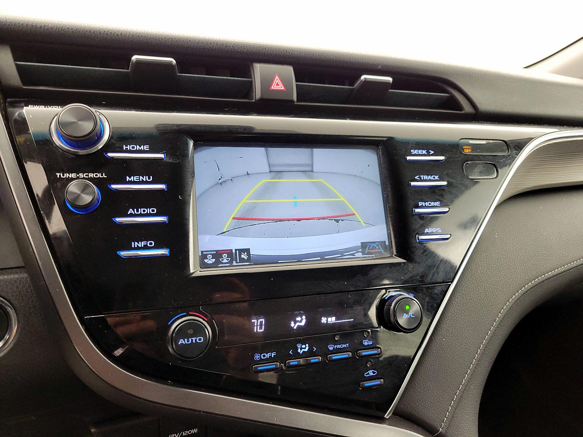 Thumbnail: 2018 Toyota Camry - 14