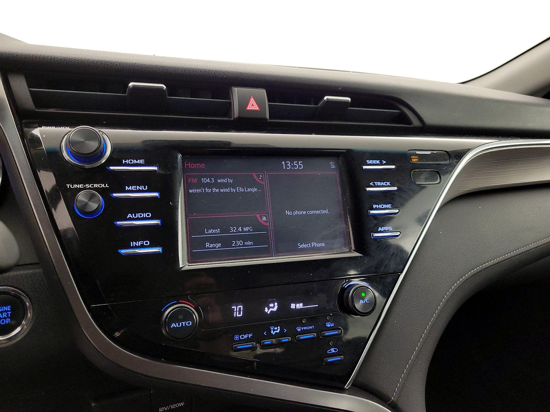 Thumbnail: 2018 Toyota Camry - 15